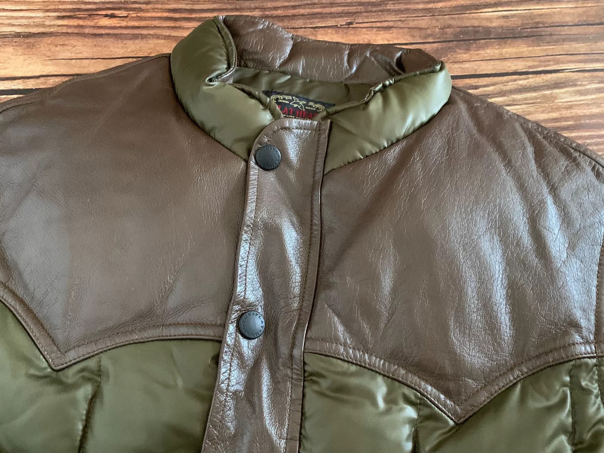Japanese Brand green puffer vest with leather accents Size US L / EU 52-54 / 3 - 3 Thumbnail