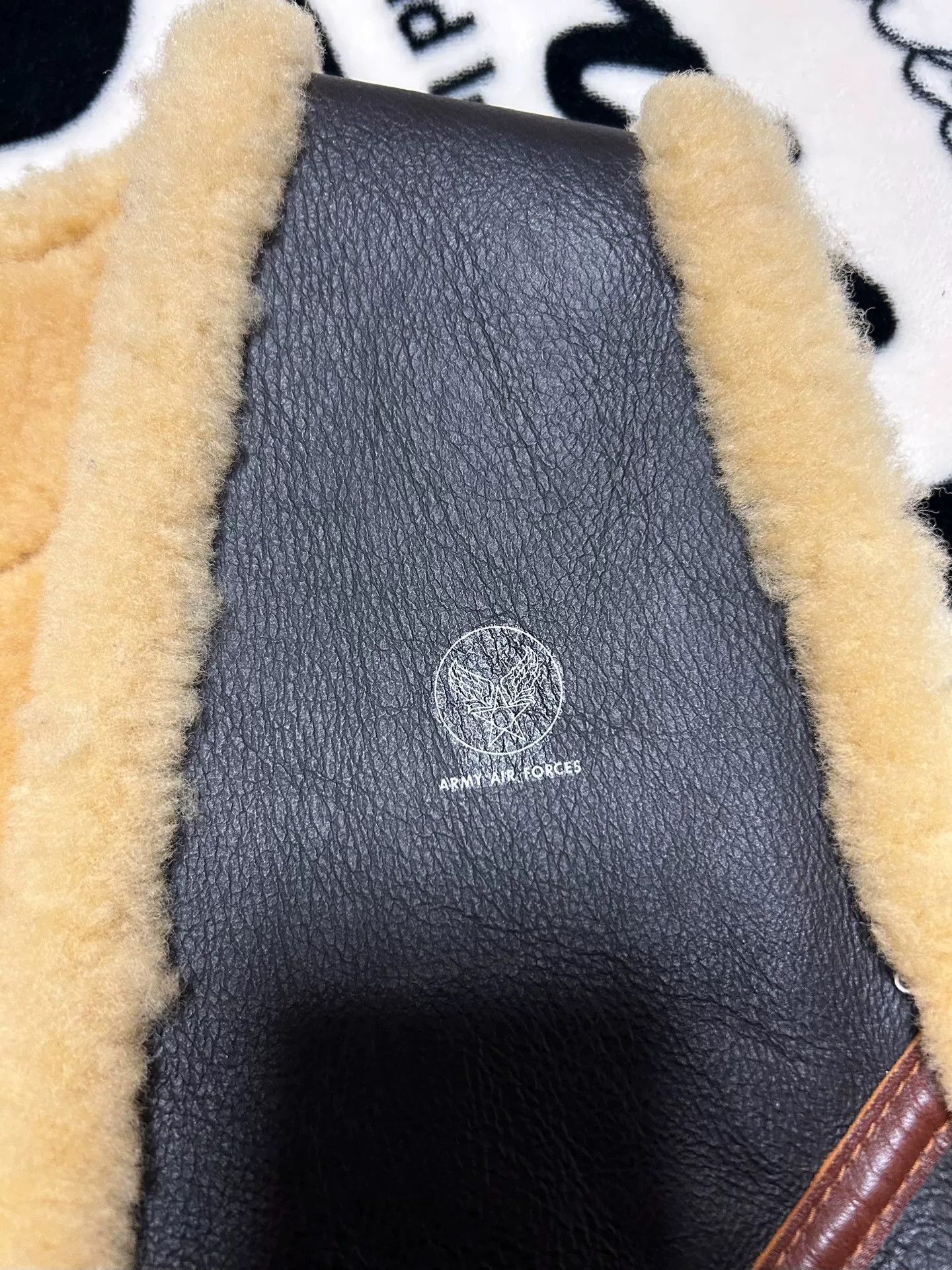 Japanese Brand fur-lined leather vest for stylish layering Size US M / EU 48-50 / 2 - 9 Thumbnail