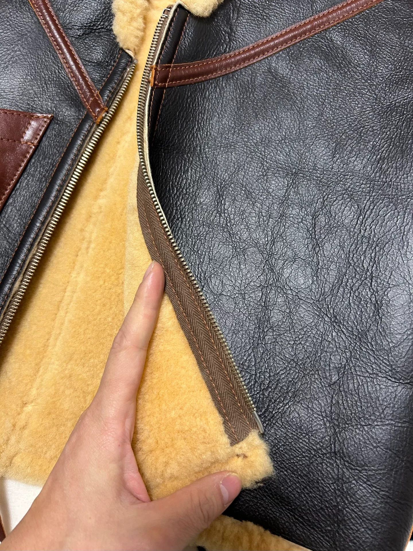 Japanese Brand fur-lined leather vest for stylish layering Size US M / EU 48-50 / 2 - 6 Thumbnail