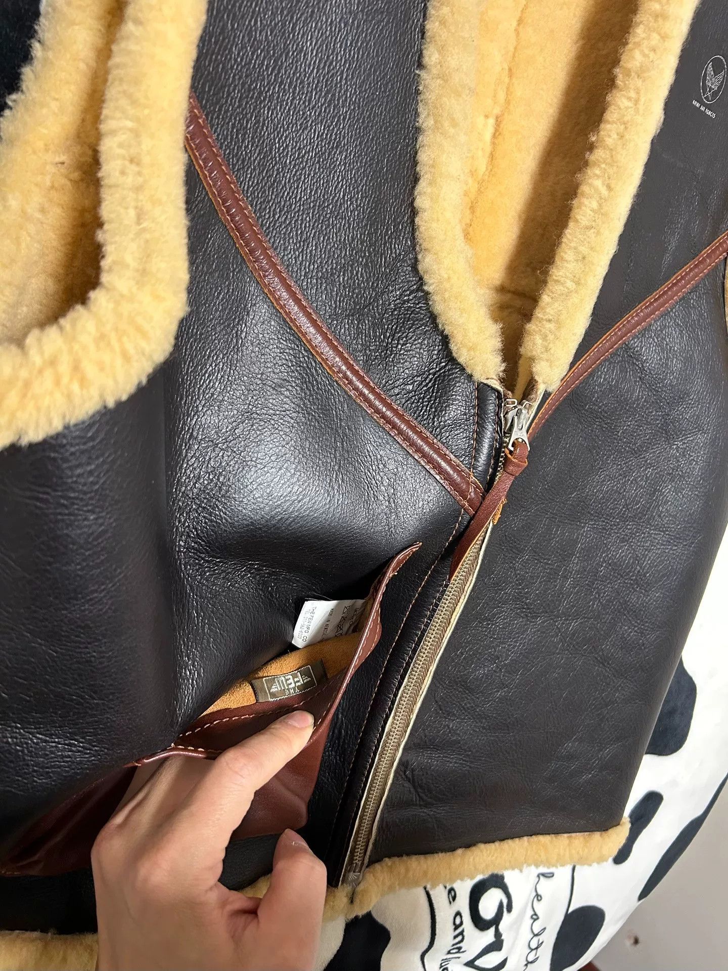 Japanese Brand fur-lined leather vest for stylish layering Size US M / EU 48-50 / 2 - 3 Thumbnail