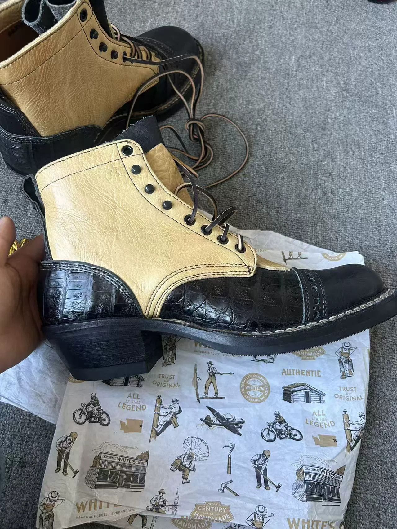 Japanese Brand whites boots in crocodile and bull leather Size US 9 / EU 42 - 4 Thumbnail