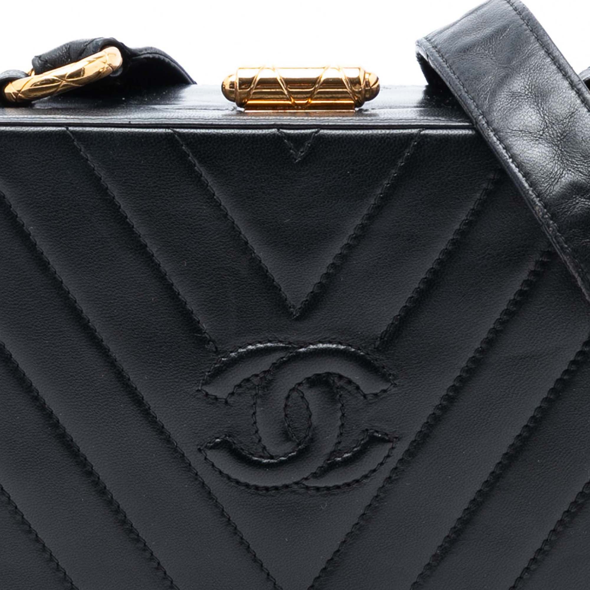 Chanel Chanel CC Quilted Chevron Lambskin Box Crossbody Size ONE SIZE - 6 Thumbnail