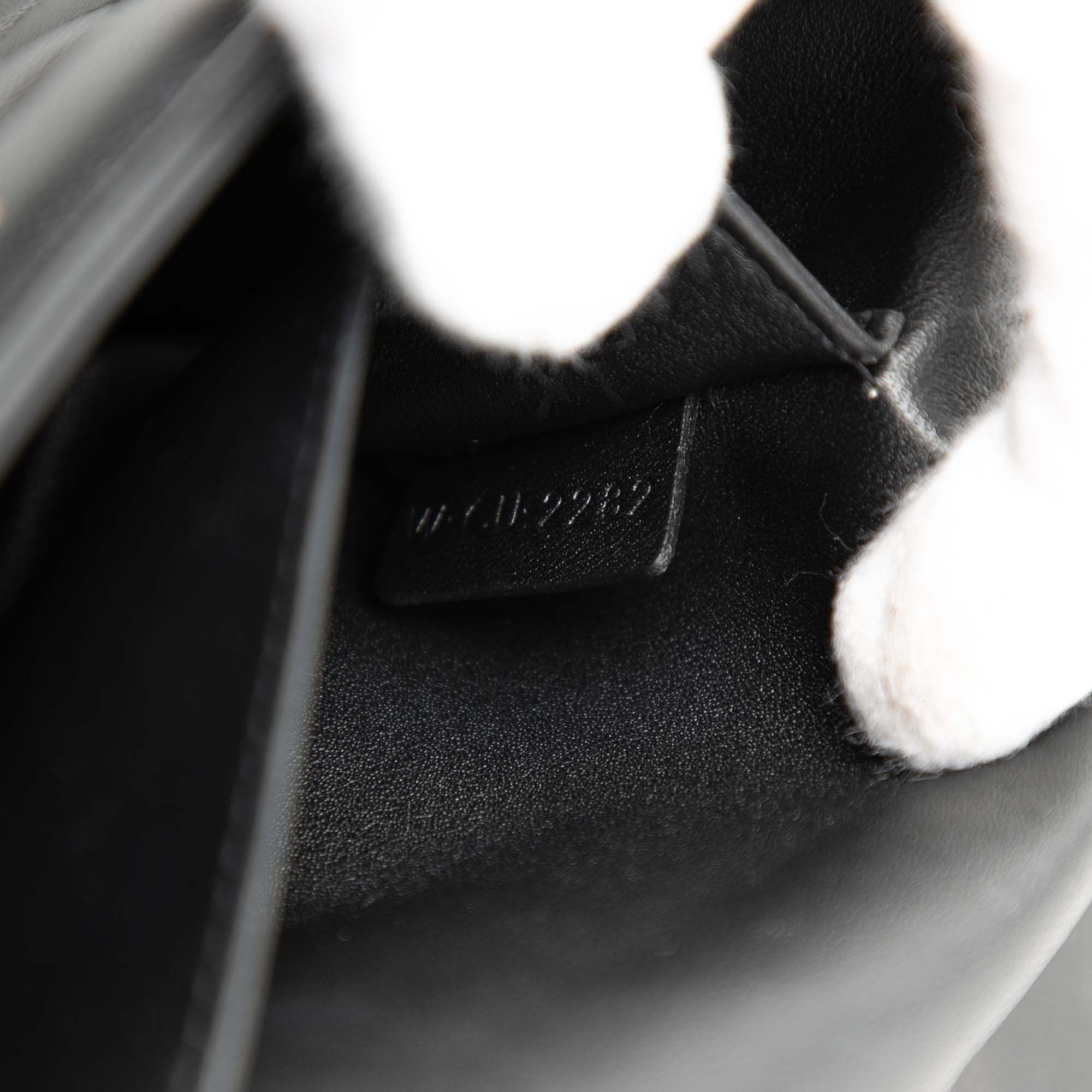 Celine Celine Matelasse Goatskin Monochrome Chain Shoulder Bag Size ONE SIZE - 5 Thumbnail