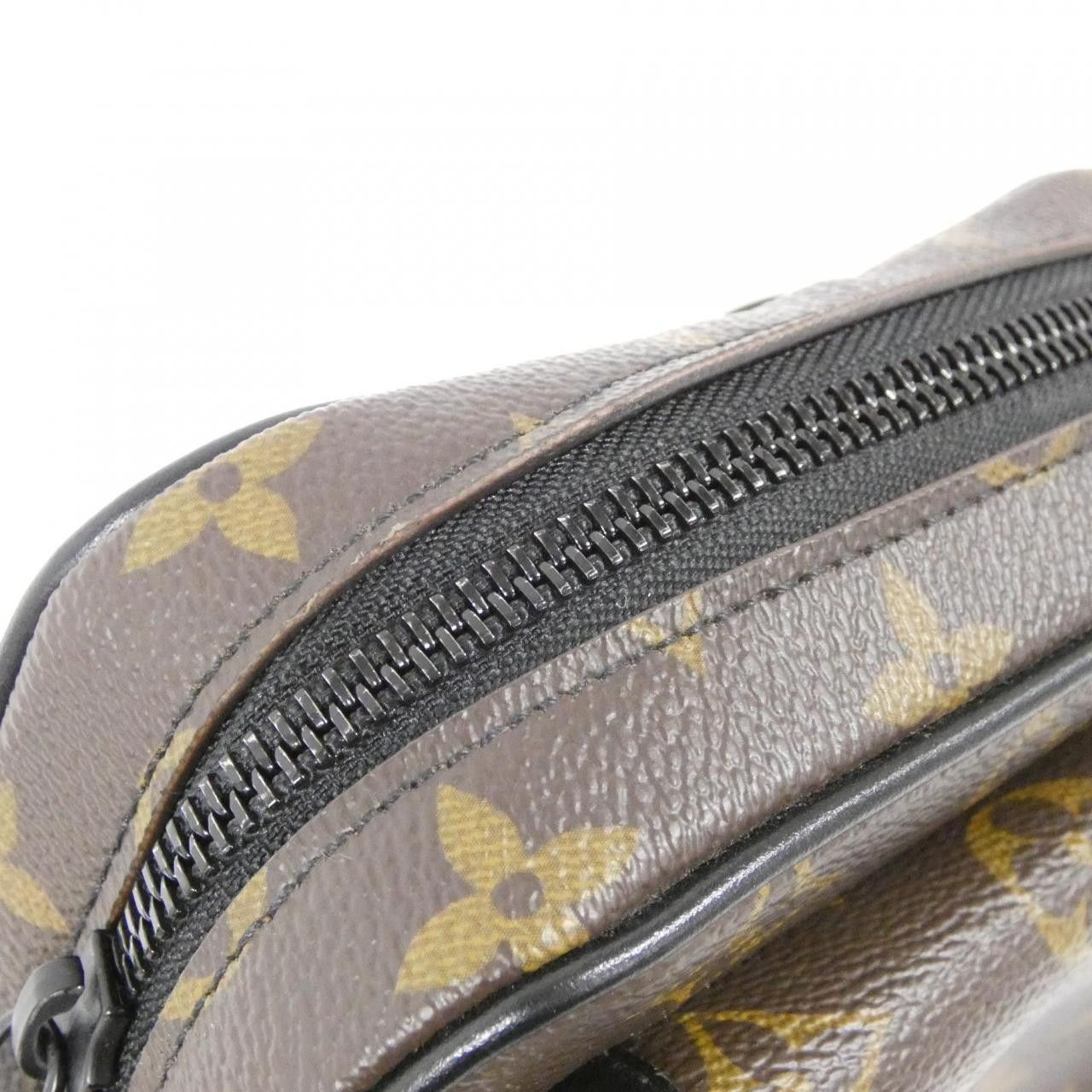 Louis Vuitton Louis Vuitton Louis Vuitton Christopher Monogram Shoulder Bag Textile Shoulder Bag M69404 DUTY FREE for USA Size ONE SIZE - 5 Thumbnail