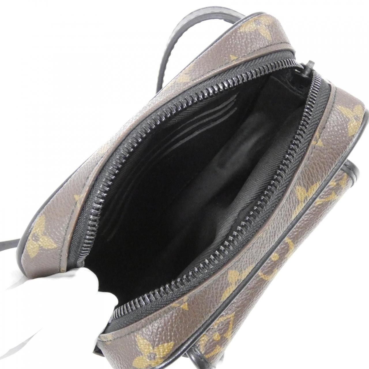 Louis Vuitton Louis Vuitton Louis Vuitton Christopher Monogram Shoulder Bag Textile Shoulder Bag M69404 DUTY FREE for USA Size ONE SIZE - 7 Thumbnail