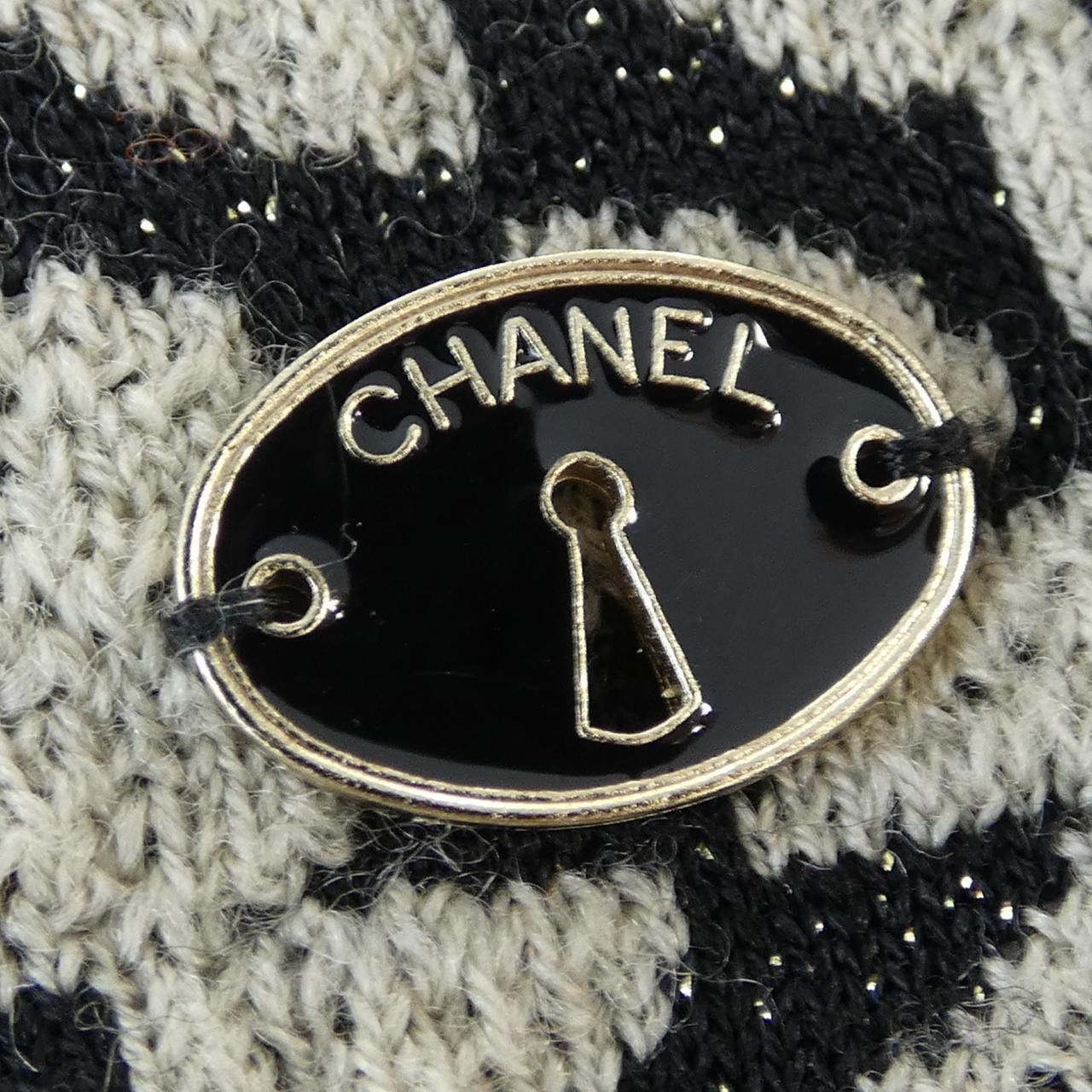 Chanel Chanel Chanel Knitwear Textile Tops P31879K00638 07A DUTY FREE for USA Size ONE SIZE - 7 Thumbnail