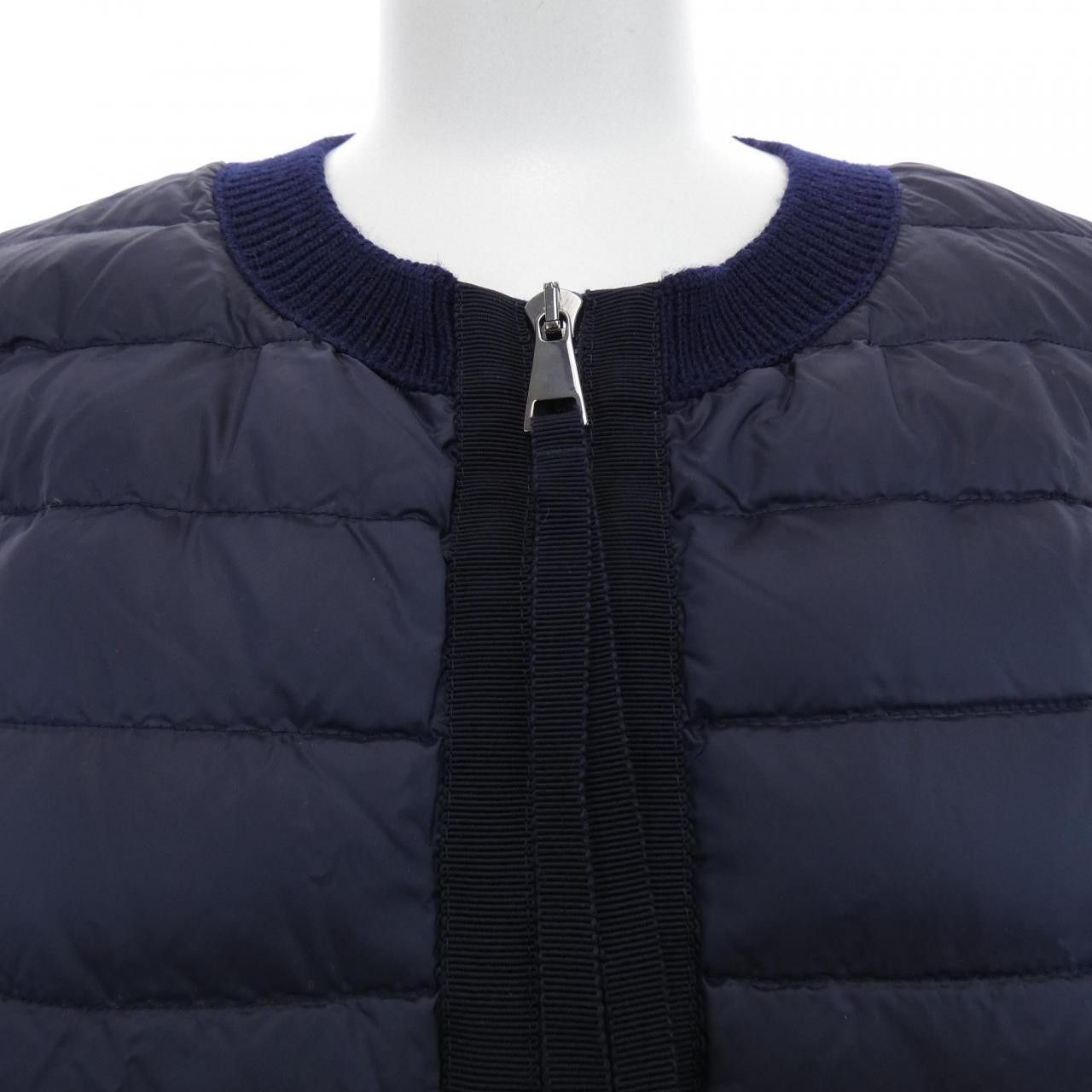Moncler Moncler Moncler Down Jacket Textile Outerwear 20939474800 DUTY FREE for USA Size ONE SIZE - 7 Thumbnail