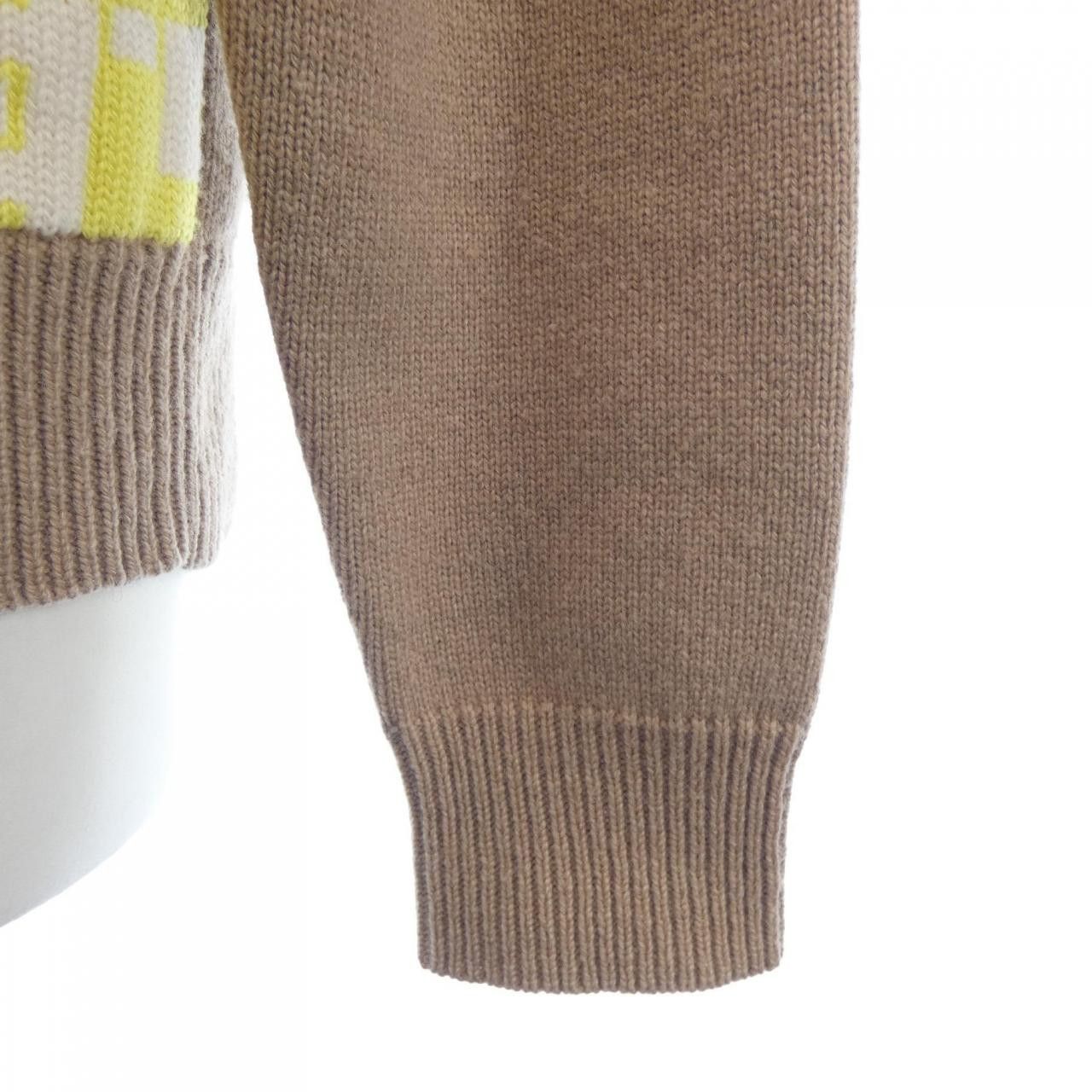 Versace Versace Versace Cashmere Blend Knit Textile Tops A84887 DUTY FREE for USA Size ONE SIZE - 6 Thumbnail