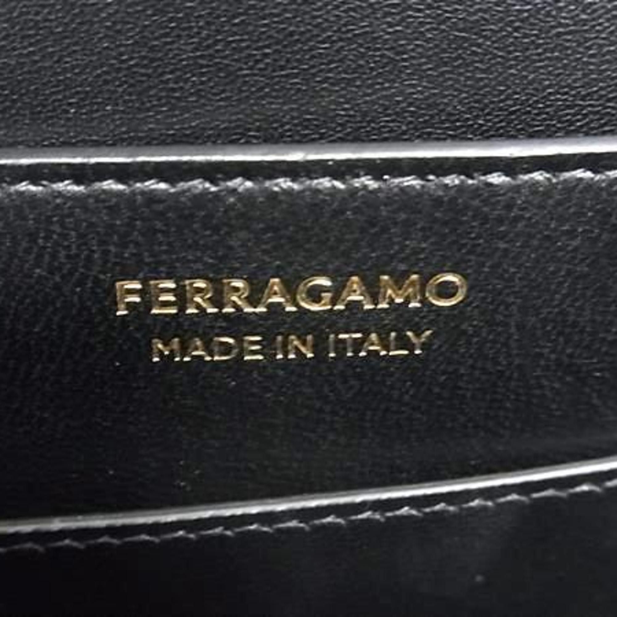 Salvatore Ferragamo Salvatore Ferragamo Gancini Wanda 21 handbag (3961) in black patent leather for women Size ONE SIZE - 7 Thumbnail