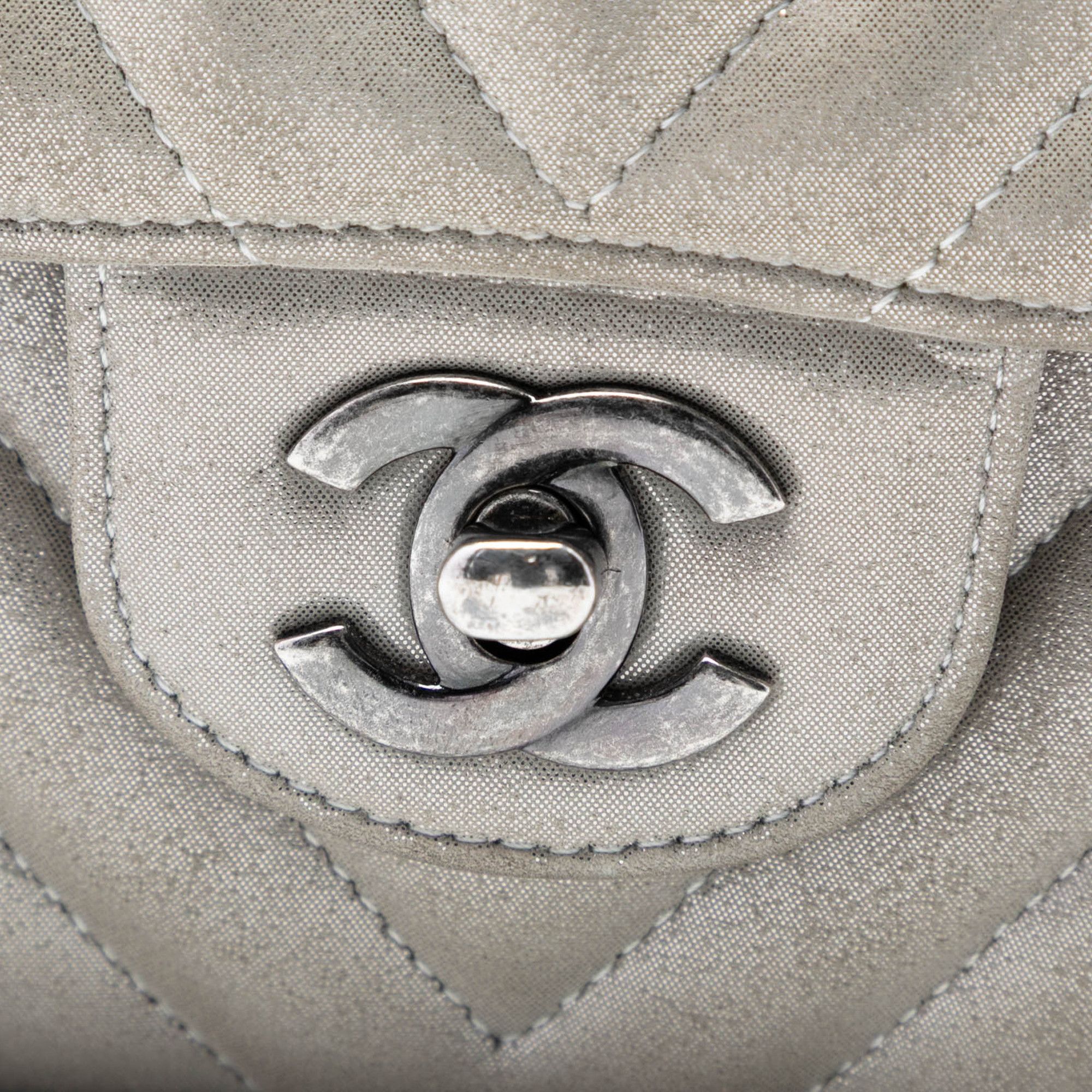 Chanel Chanel Medium Classic Chevron Iridescent Lambskin Double Flap Size ONE SIZE - 5 Thumbnail