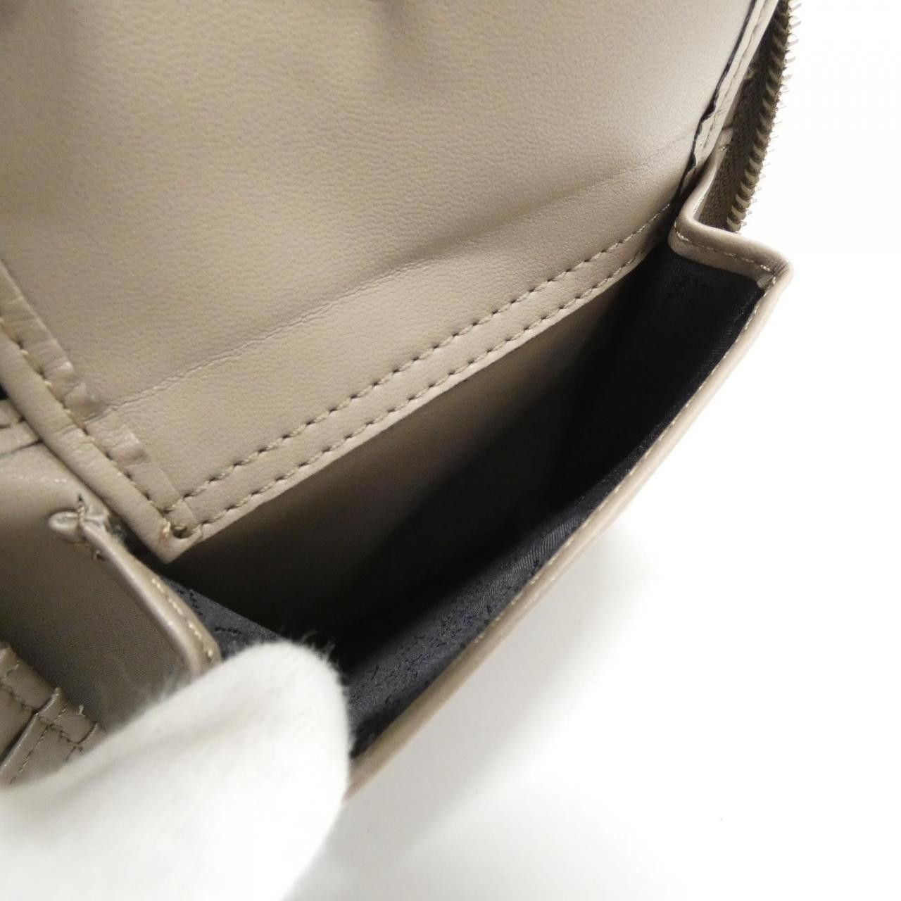 Stella McCartney Stella Mccartney Stella McCartney 7P0009 W8856 Polyurethane PET Wallet Plastic / Synthetic Short Wallet 7P0009 W8856 DUTY FREE for USA Size ONE SIZE - 8 Thumbnail