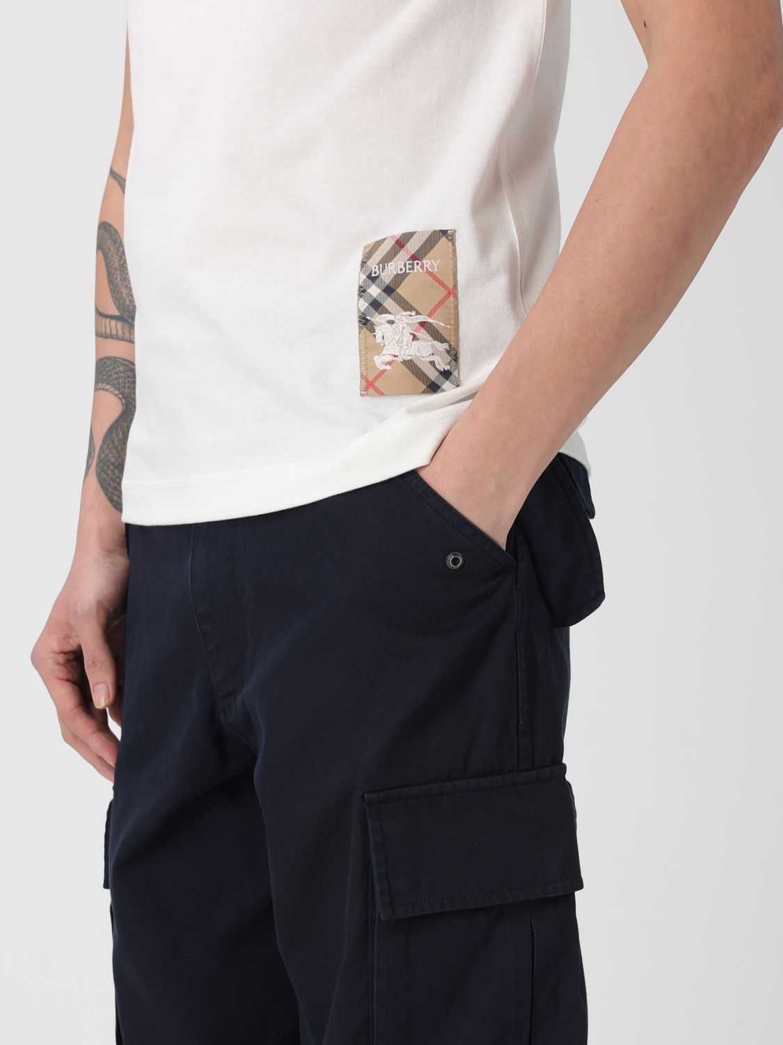 Burberry Burberry T-Shirt Men White Size US XS / EU 42 / 0 - 4 Thumbnail