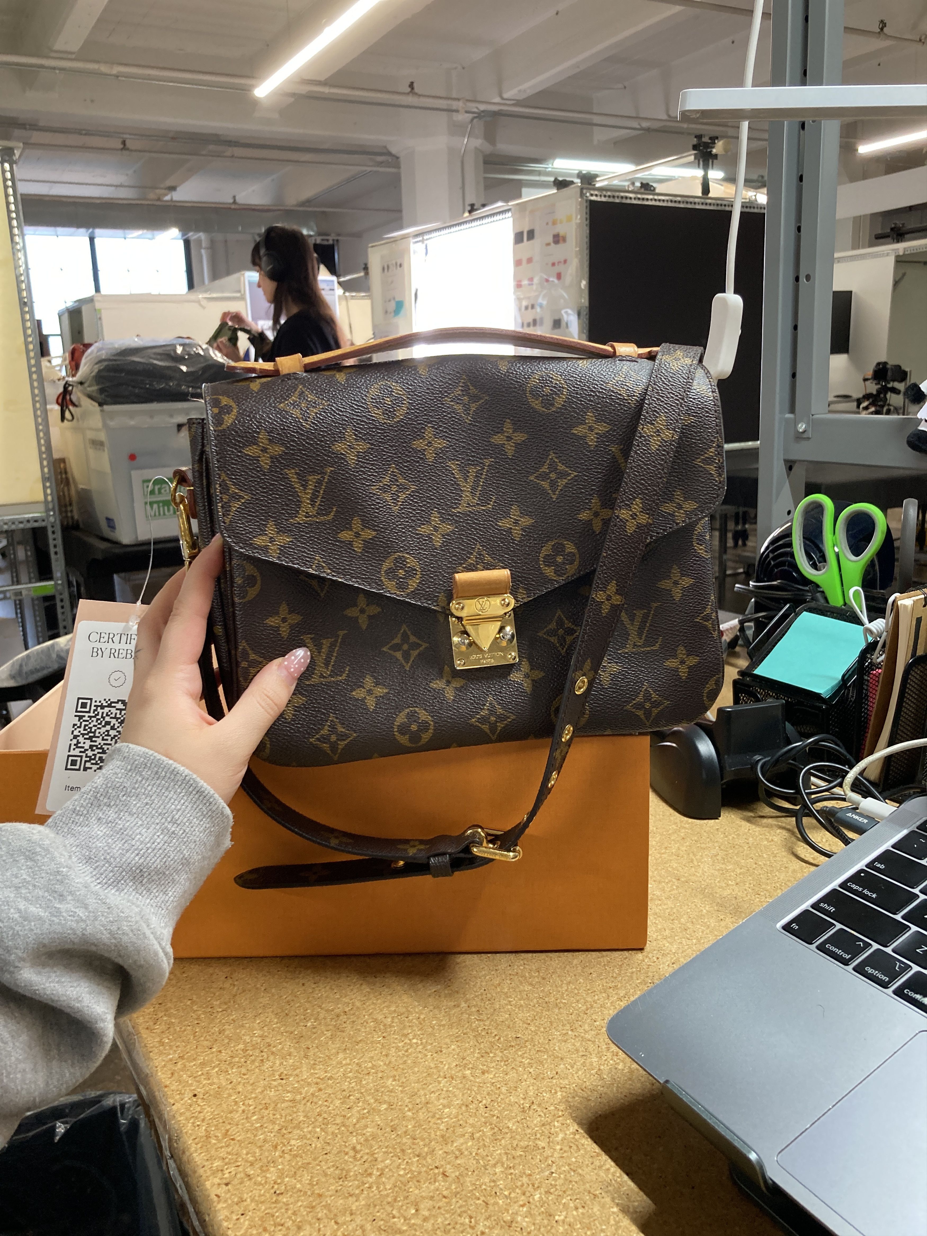 Louis Vuitton Pochette Metis Monogram Canvas Size ONE SIZE - 7 Thumbnail