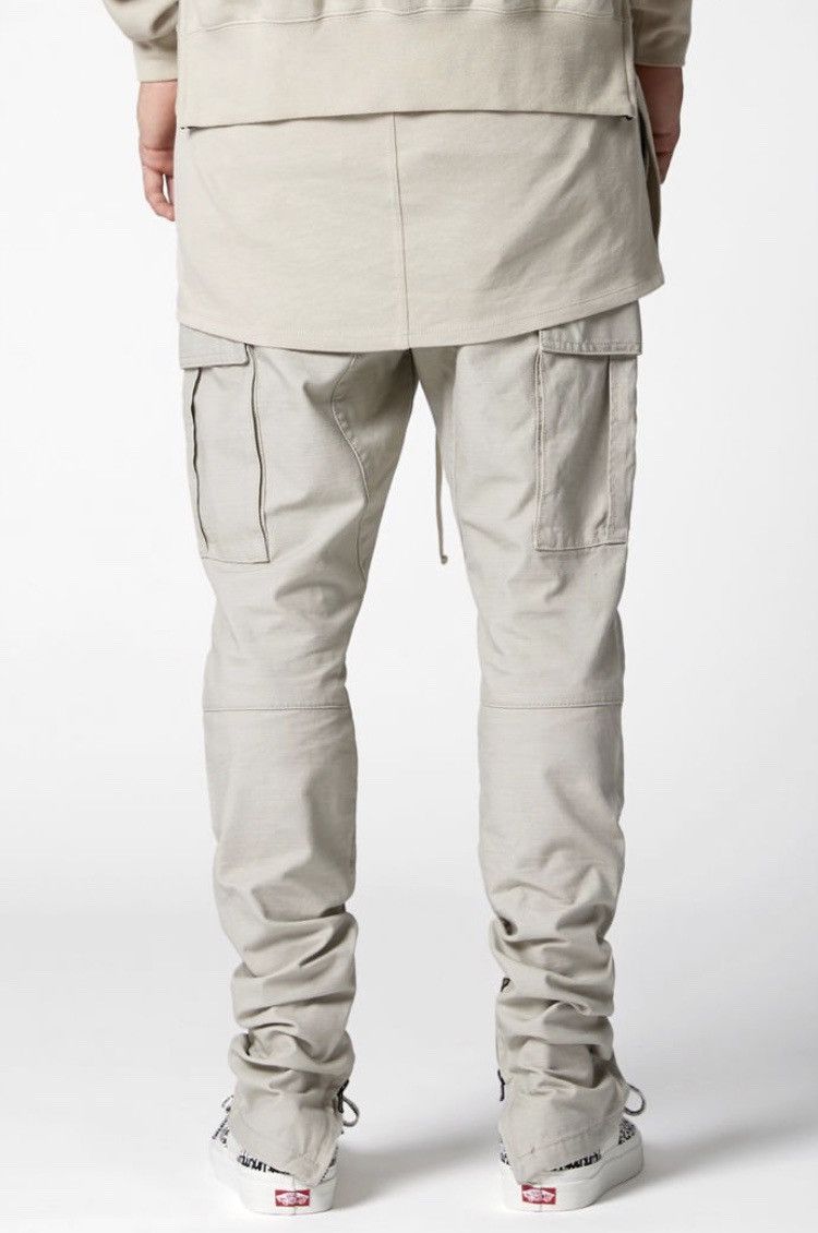 Fear of God FOG Essentials Drawstring Cargo Pants Khaki Fear Of God Size US 29 - 3 Thumbnail