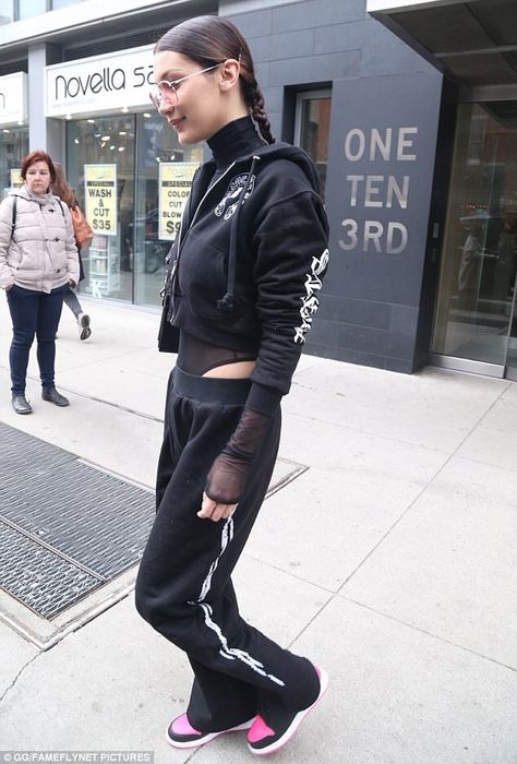 Chrome Hearts Bella Hadid Exclusive Cropped Hoodie Size US M / EU 48-50 / 2 - 9 Preview