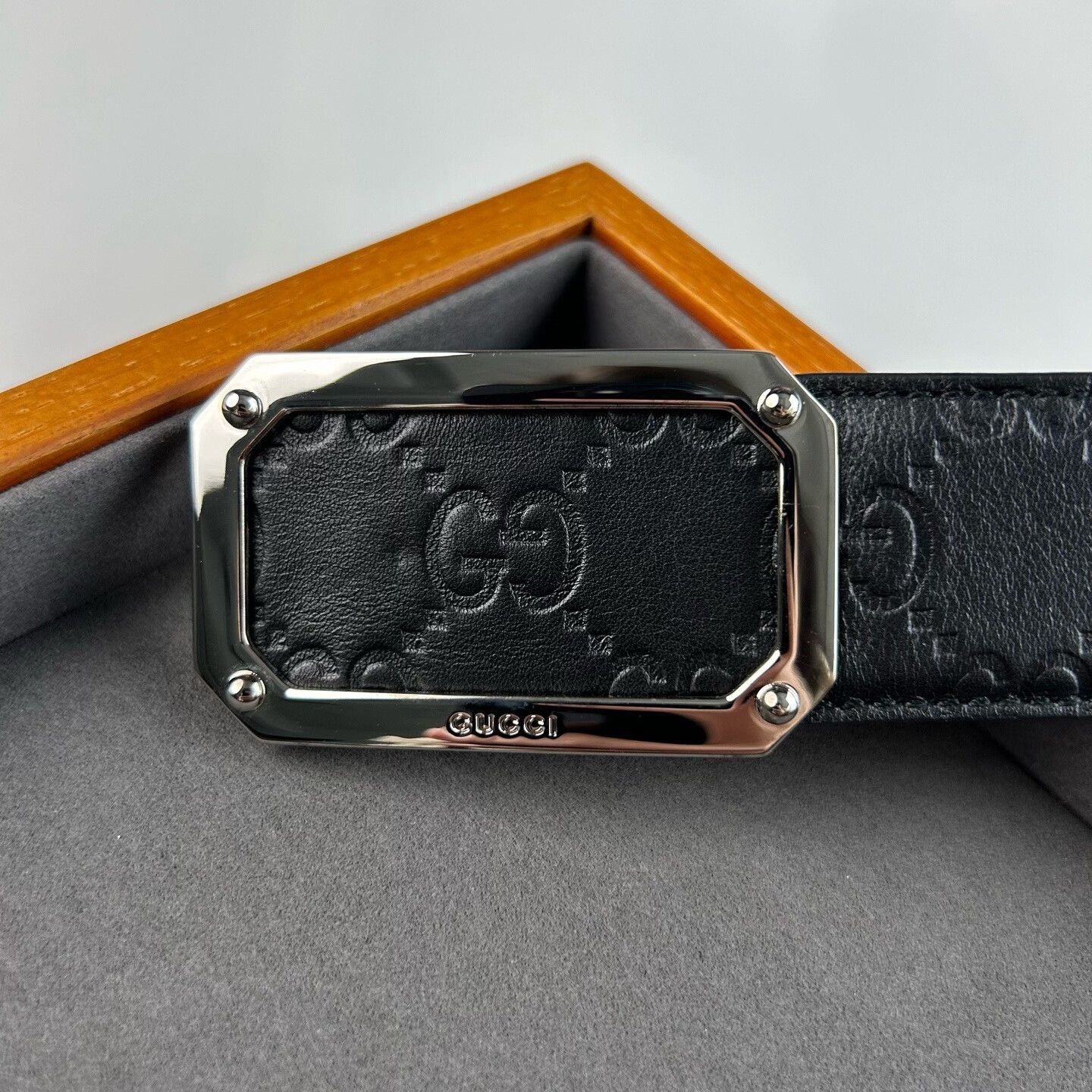 Gucci Gucci Monogrammed Leather Belt in Great Condition Size ONE SIZE - 5 Thumbnail
