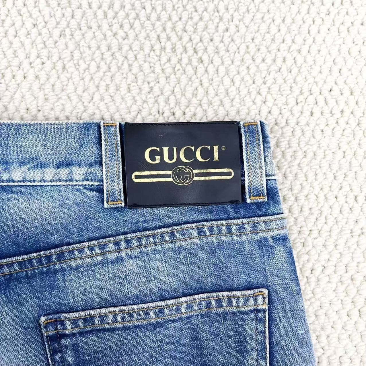 Gucci gucci embroidered logo strawberry denim shorts Size 26" / US 2 / IT 38 - 3 Thumbnail