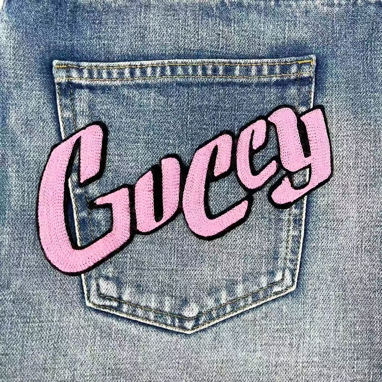 Gucci gucci embroidered logo strawberry denim shorts Size 26" / US 2 / IT 38 - 4 Thumbnail