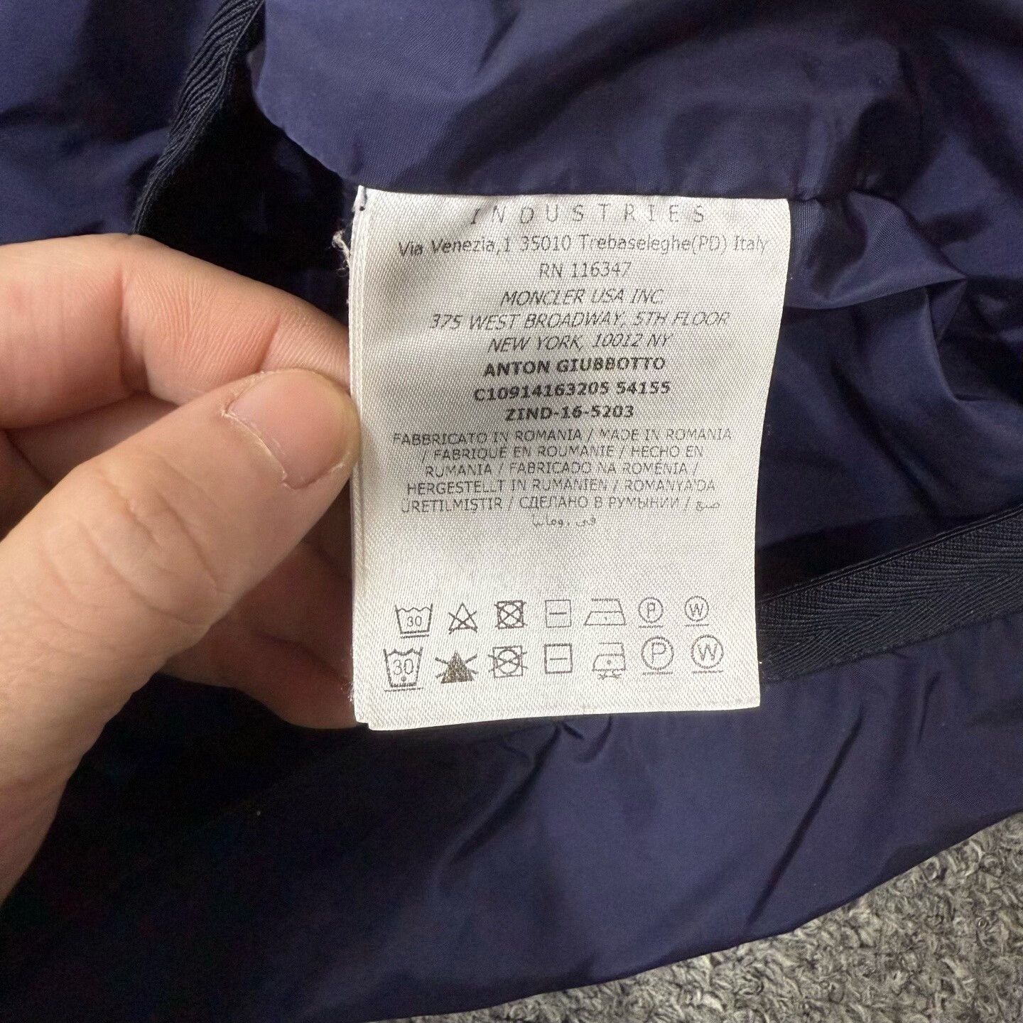 Moncler navy nylon windbreaker jacket size 2 Size US M / EU 48-50 / 2 - 4 Thumbnail