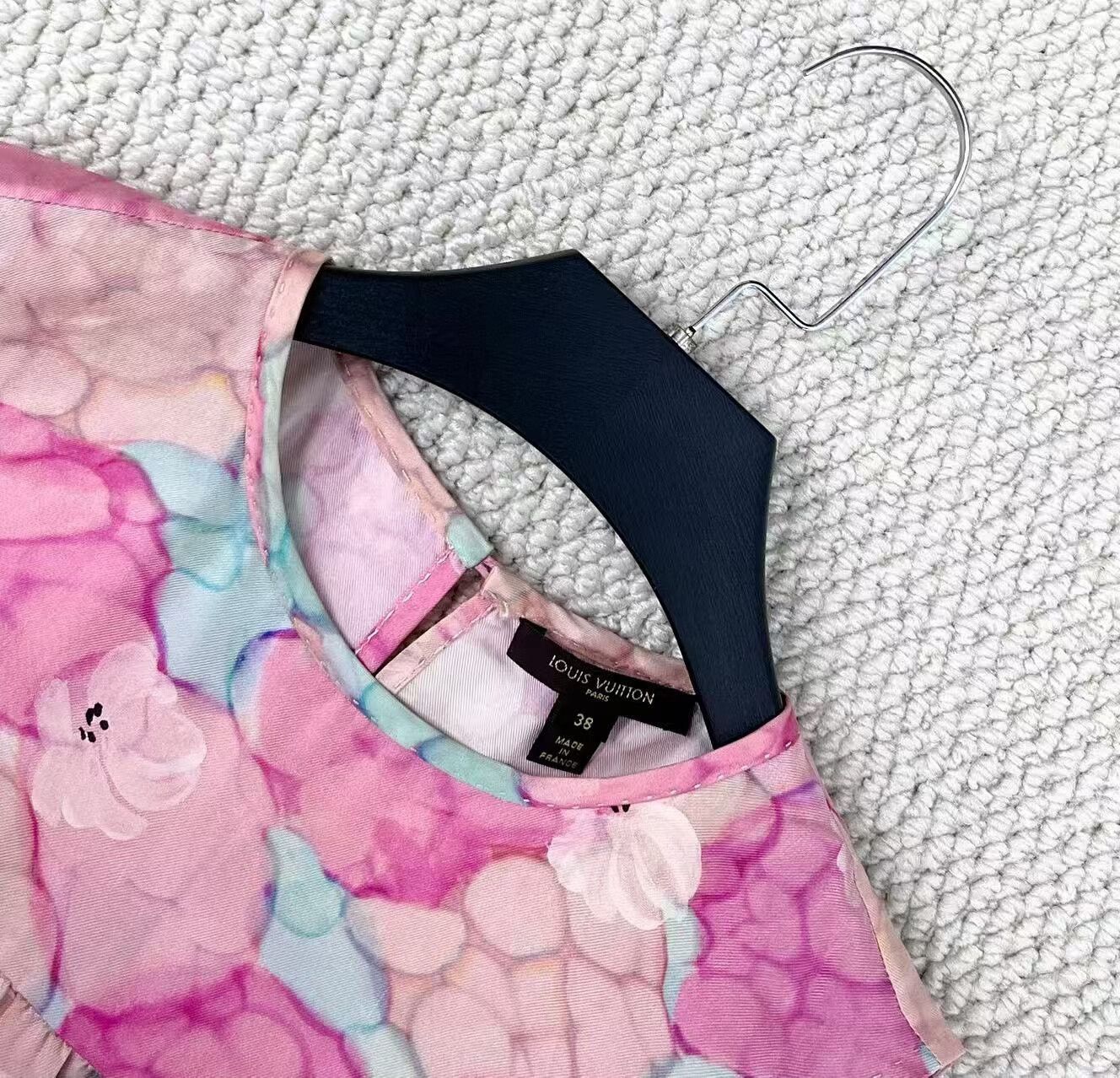 Louis Vuitton Louis Vuitton Floral Silk Sleeveless Top Size M / US 6-8 / IT 42-44 - 3 Thumbnail