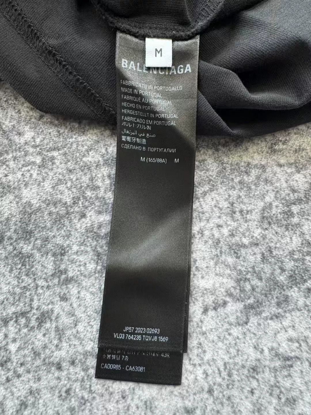 Balenciaga balenciaga black logo distressed short sleeve tee Size US M / EU 48-50 / 2 - 6 Thumbnail