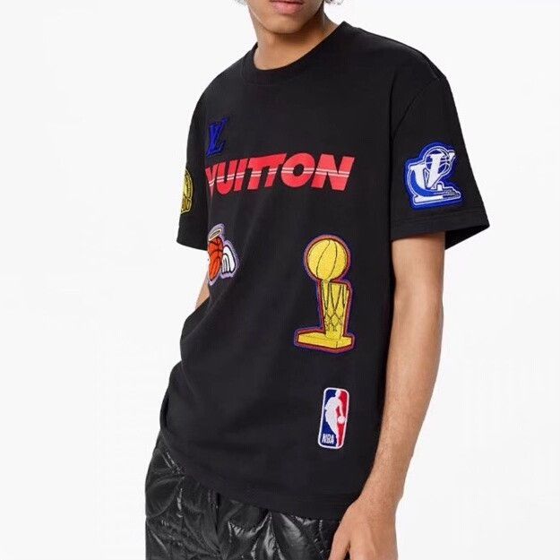 Louis Vuitton louis vuitton nba logo short sleeve t-shirt Size US L / EU 52-54 / 3 - 7 Thumbnail