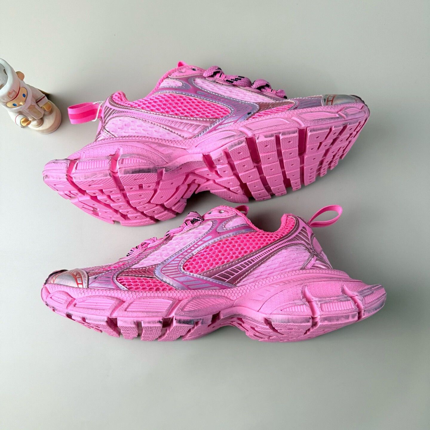 Balenciaga balenciaga distressed pink sports shoes 3xl Size US 6 / IT 36 - 5 Thumbnail