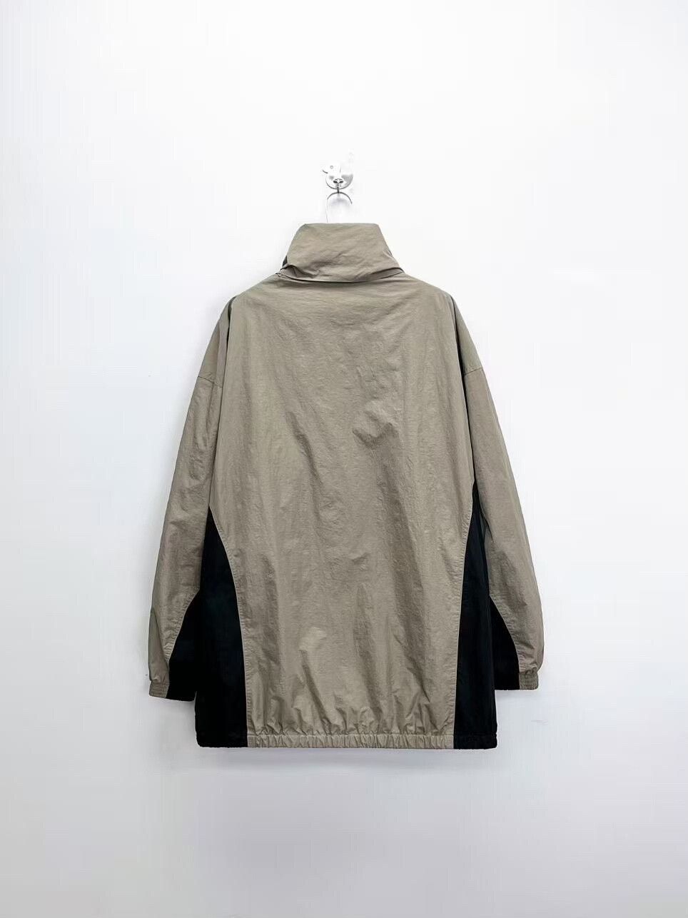Balenciaga balenciaga beige zip-up jacket with logo Size US L / EU 52-54 / 3 - 2 Thumbnail