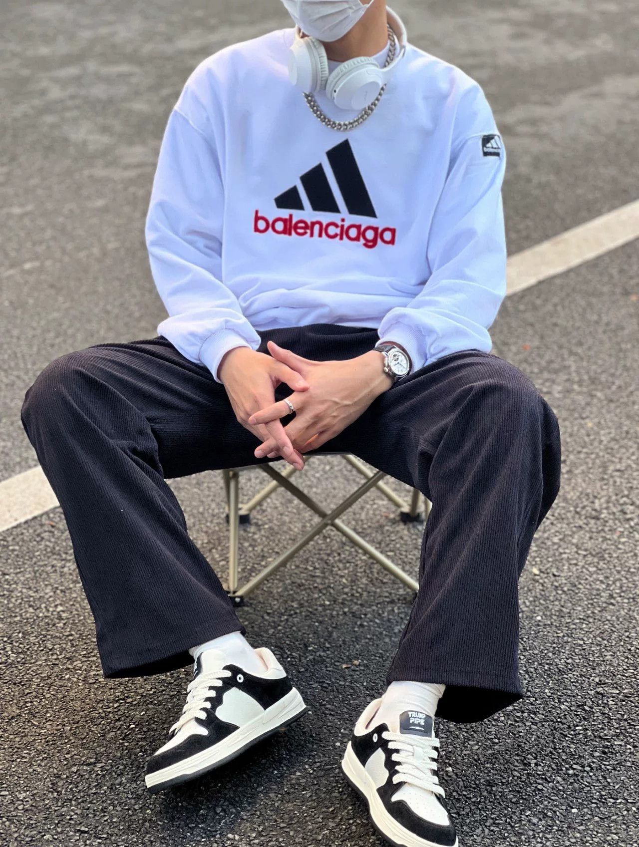 Balenciaga balenciaga x adidas long sleeve sweatshirt Size US M / EU 48-50 / 2 - 7 Thumbnail
