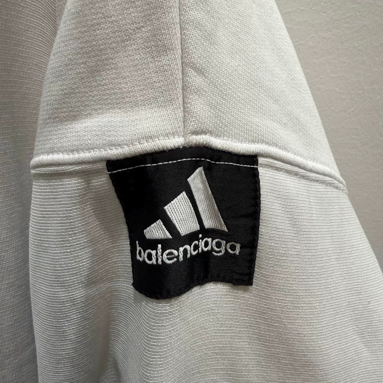 Balenciaga balenciaga x adidas long sleeve sweatshirt Size US M / EU 48-50 / 2 - 4 Thumbnail