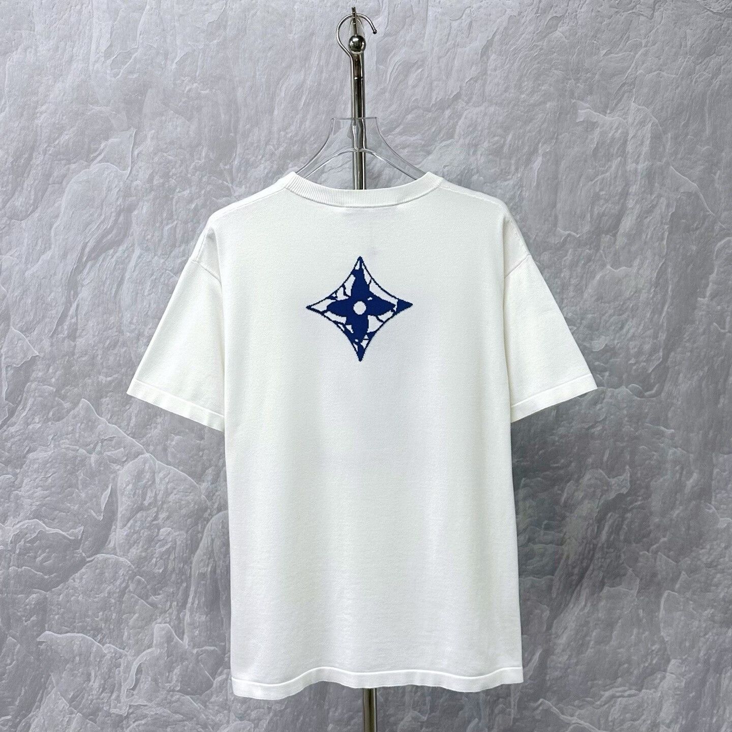 Louis Vuitton louis vuitton ski logo short sleeve t-shirt Size US L / EU 52-54 / 3 - 4 Thumbnail