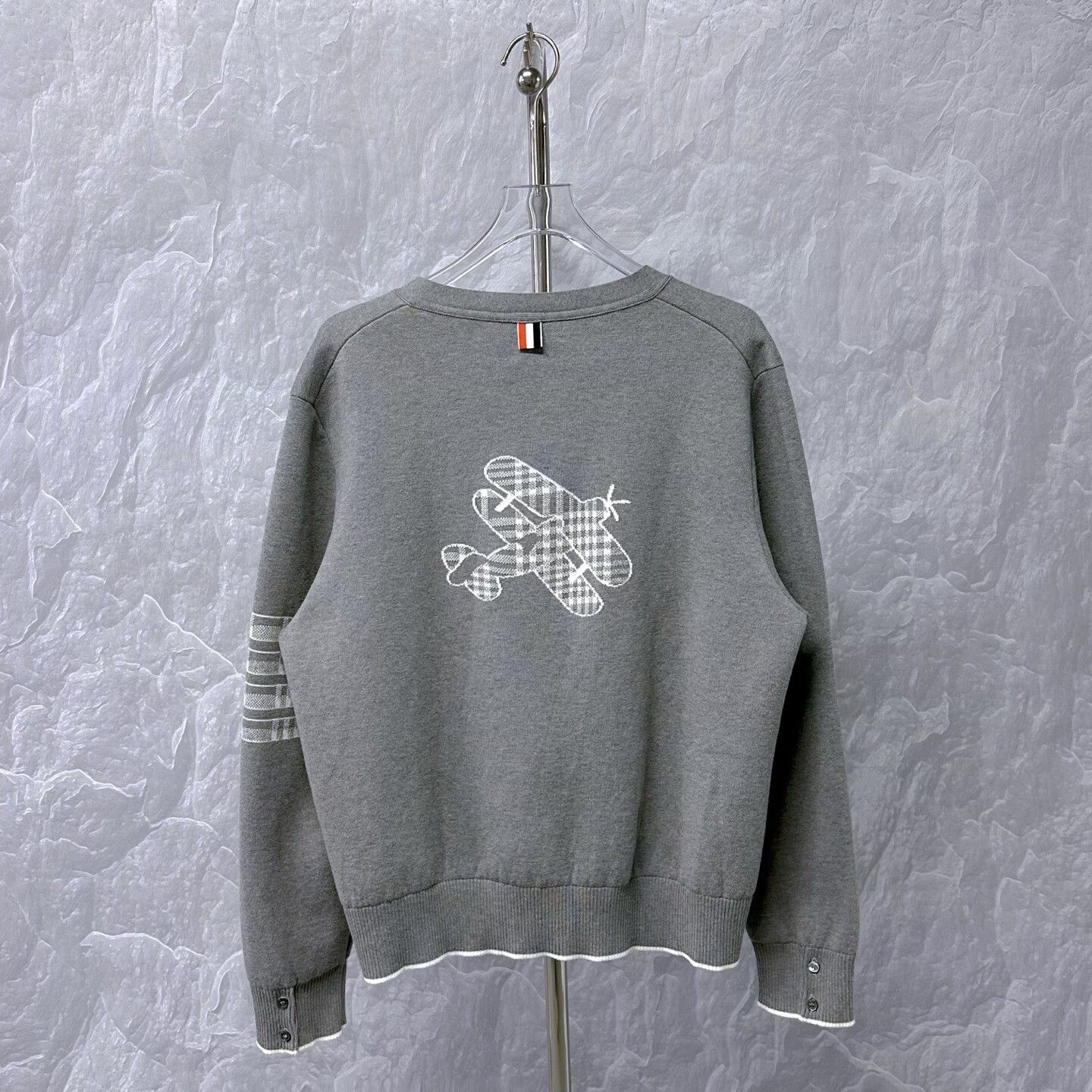 Thom Browne thom browne v-neck cardigan in gray Size US M / EU 48-50 / 2 - 4 Thumbnail