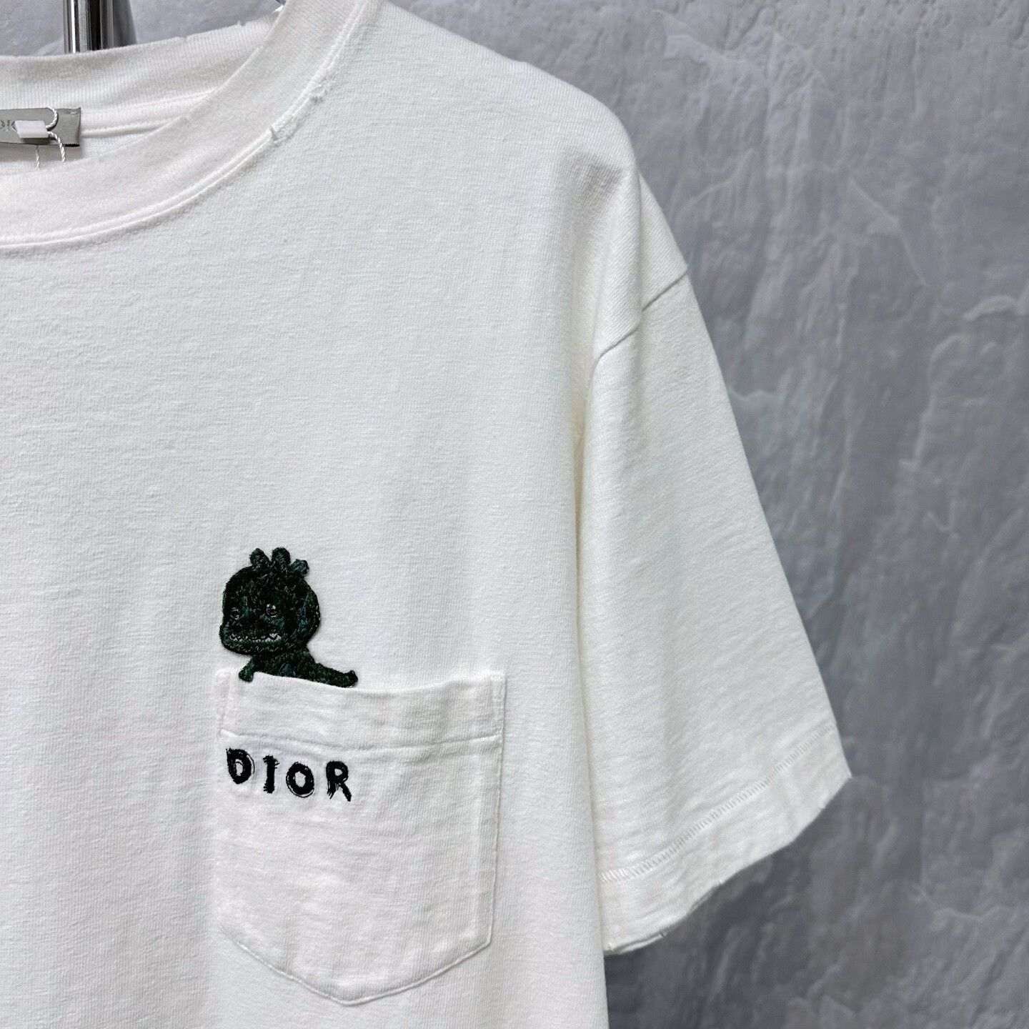 Dior dior embroidered dinosaur pocket t-shirt Size US XXL / EU 58 / 5 - 3 Thumbnail