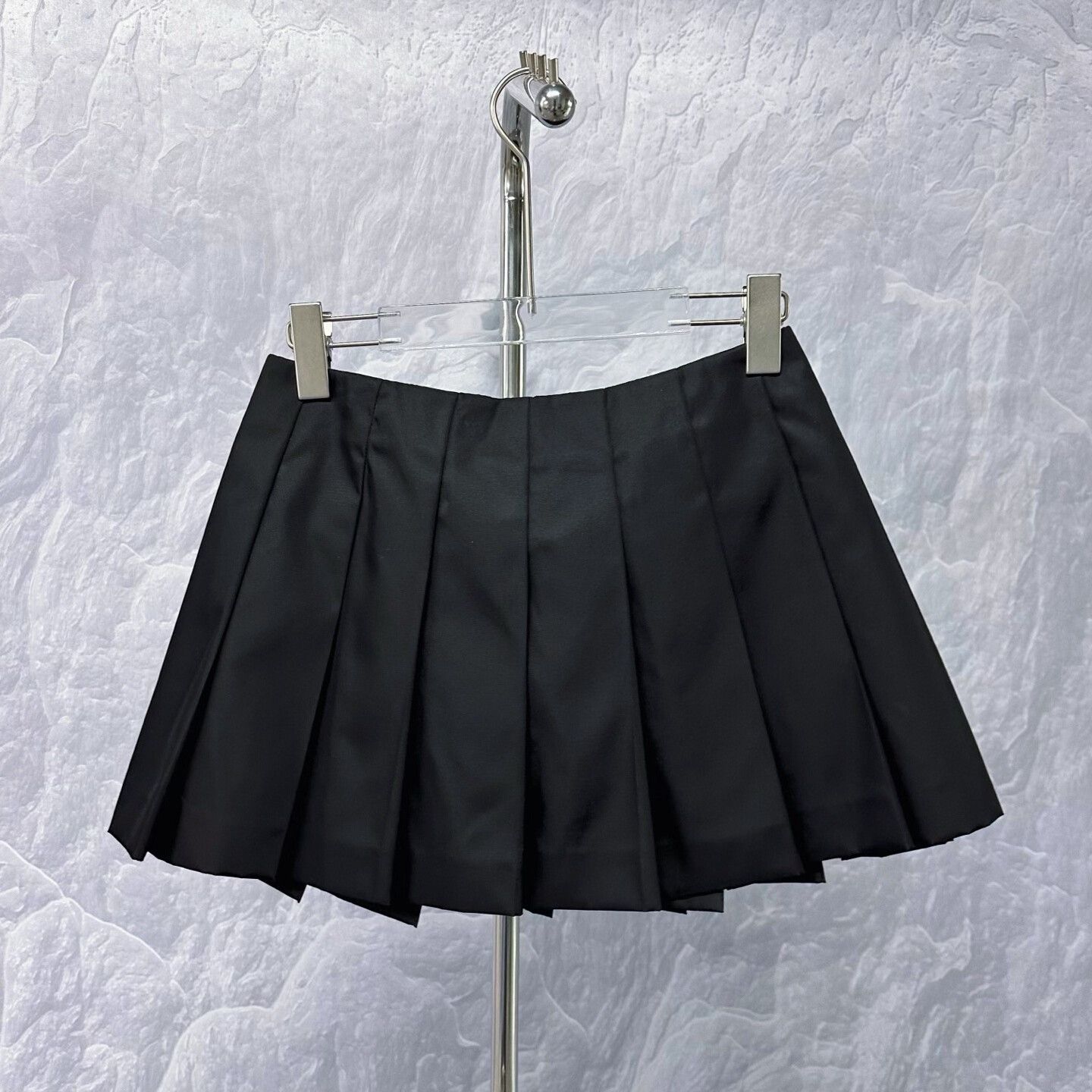 Prada prada black pleated mini skirt size 36 Size 36" / US 14 / IT 50 - 4 Thumbnail