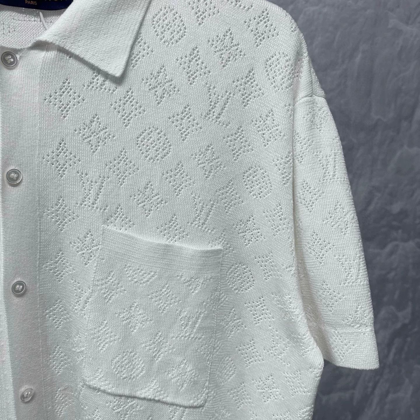 Louis Vuitton louis vuitton white short sleeve knit shirt Size US M / EU 48-50 / 2 - 3 Thumbnail