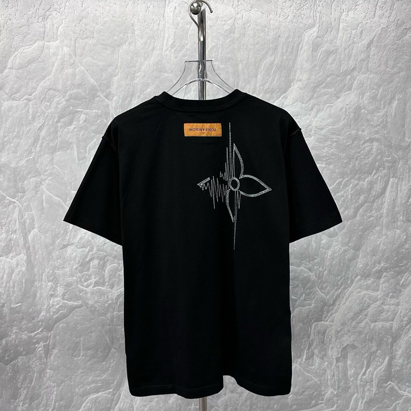 Louis Vuitton black louis vuitton short sleeve t-shirt Size US L / EU 52-54 / 3 - 4 Thumbnail
