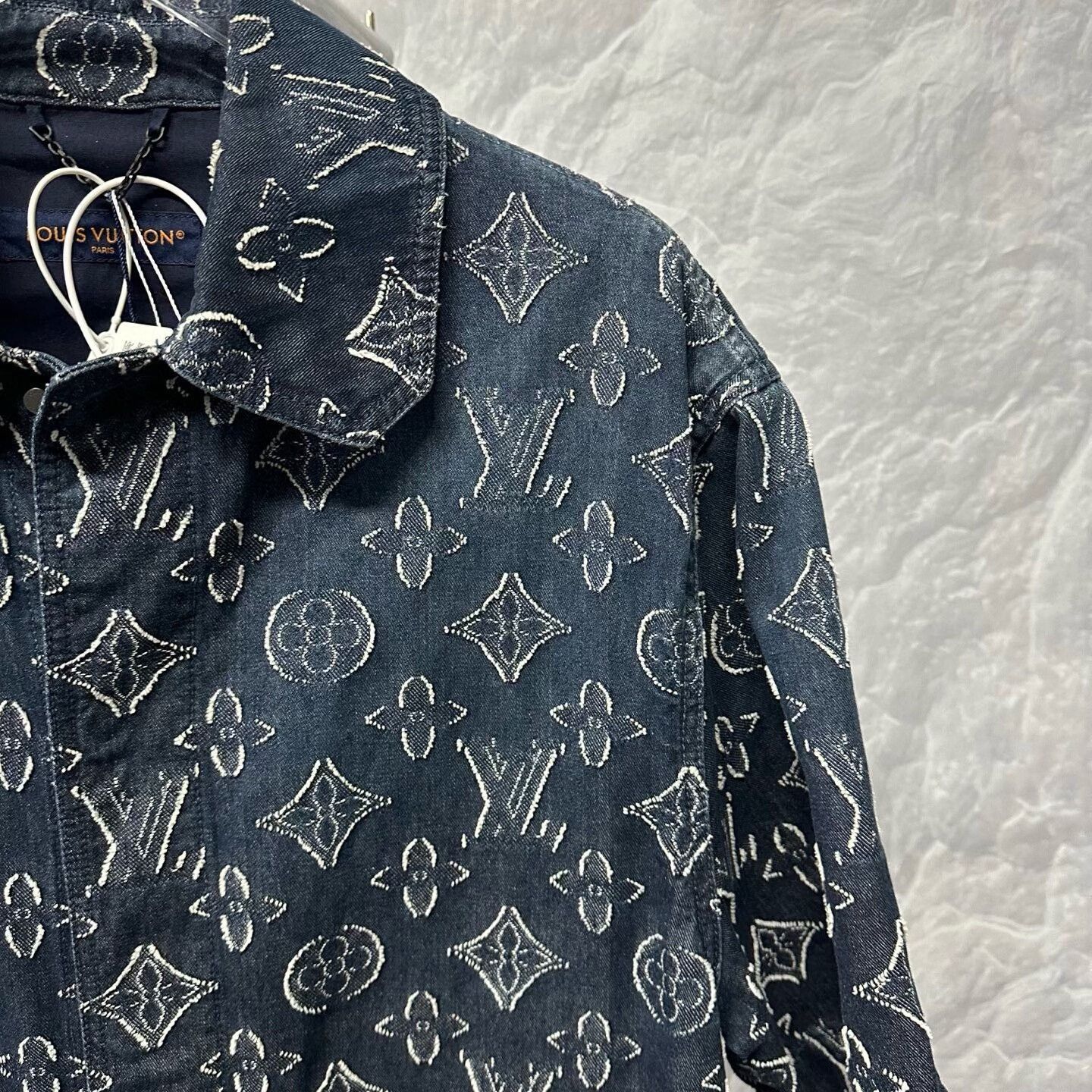 Louis Vuitton louis vuitton denim short sleeve shirt Size US M / EU 48-50 / 2 - 3 Thumbnail