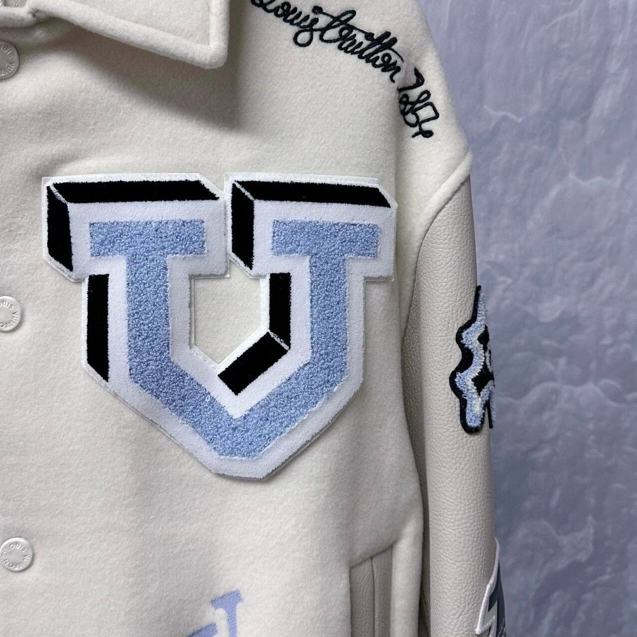 Louis Vuitton louis vuitton embroidered logo baseball jacket Size US L / EU 52-54 / 3 - 3 Thumbnail