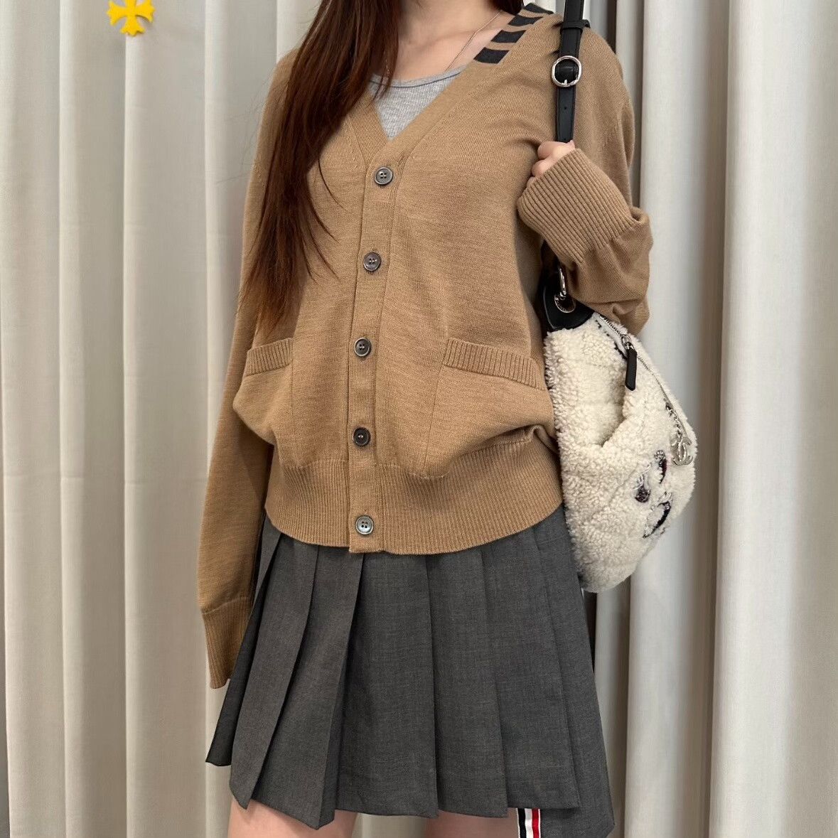 Thom Browne thom browne v-neck wool cardigan in beige Size US M / EU 48-50 / 2 - 6 Thumbnail