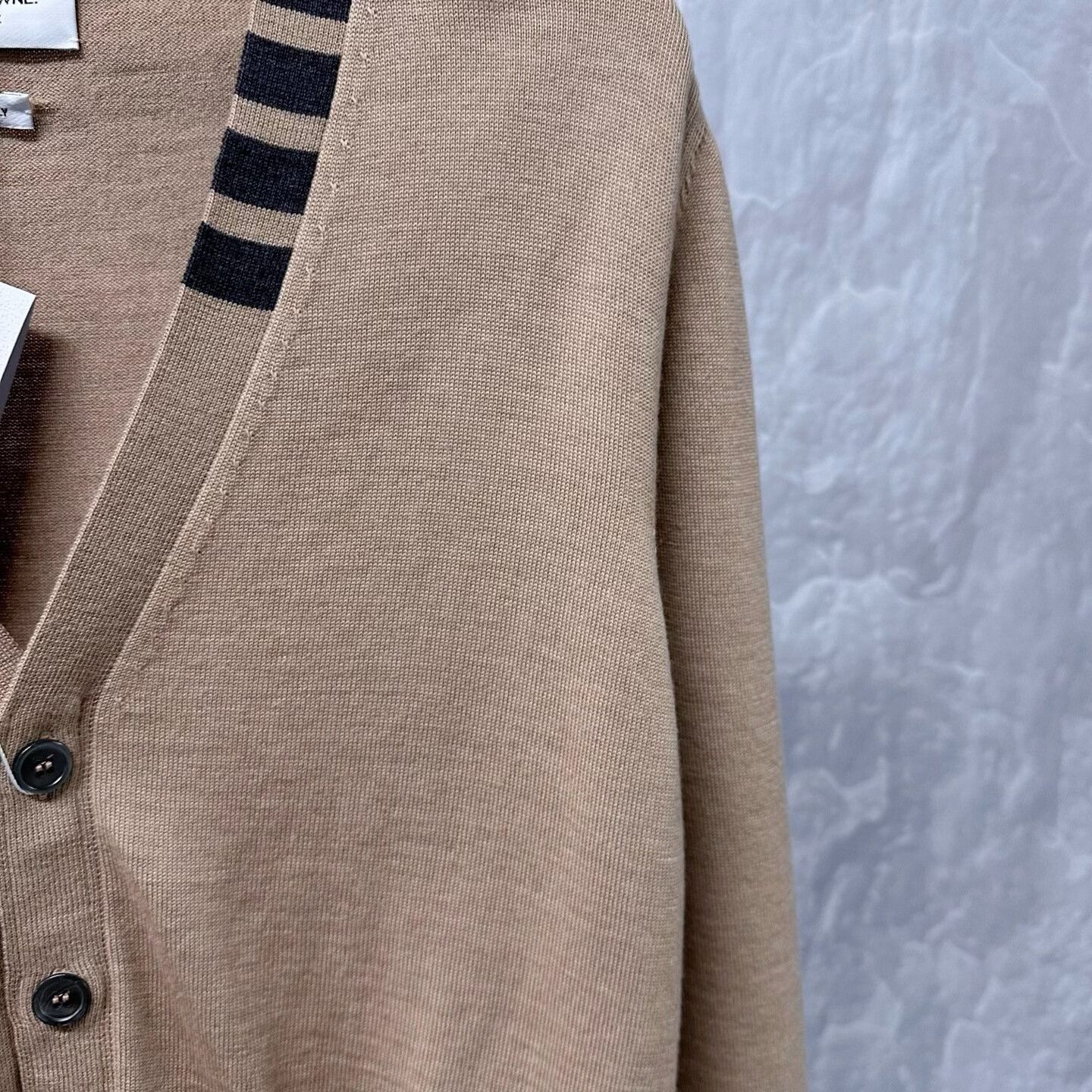 Thom Browne thom browne v-neck wool cardigan in beige Size US M / EU 48-50 / 2 - 3 Thumbnail