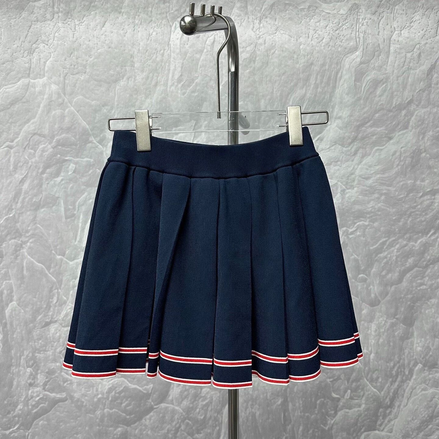 Gucci Gucci Logo Striped Edge Pleated Skirt Size 22" - 4 Thumbnail