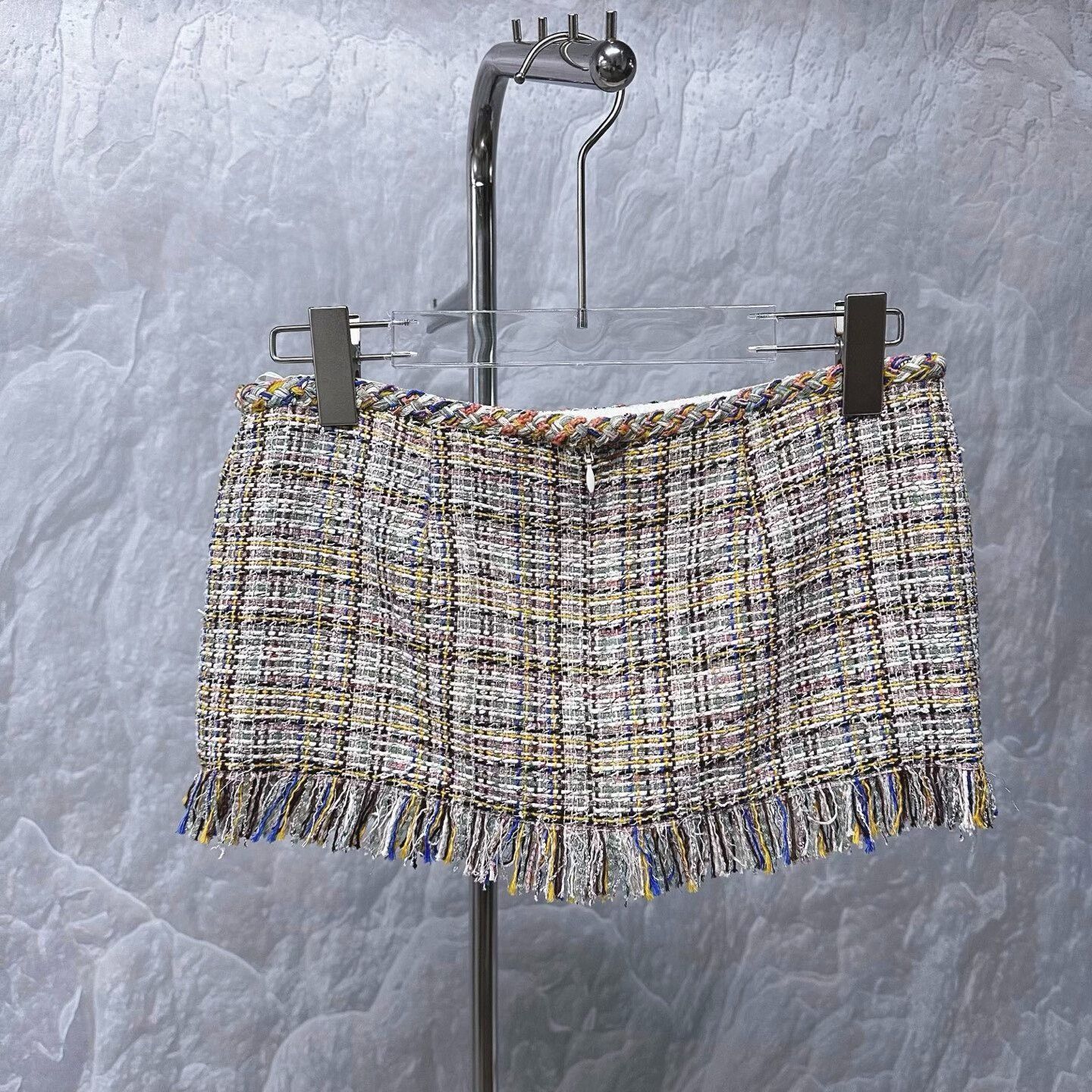 Chanel Chanel Tweed Fringed Mini Skirt Size 36 Size 36" / US 14 / IT 50 - 4 Thumbnail