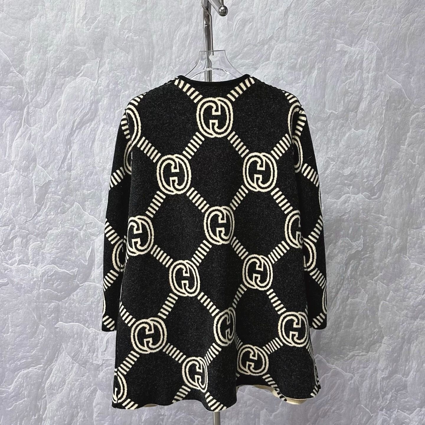 Gucci gucci double g monogram reversible coat Size L / US 10 / IT 46 - 4 Thumbnail