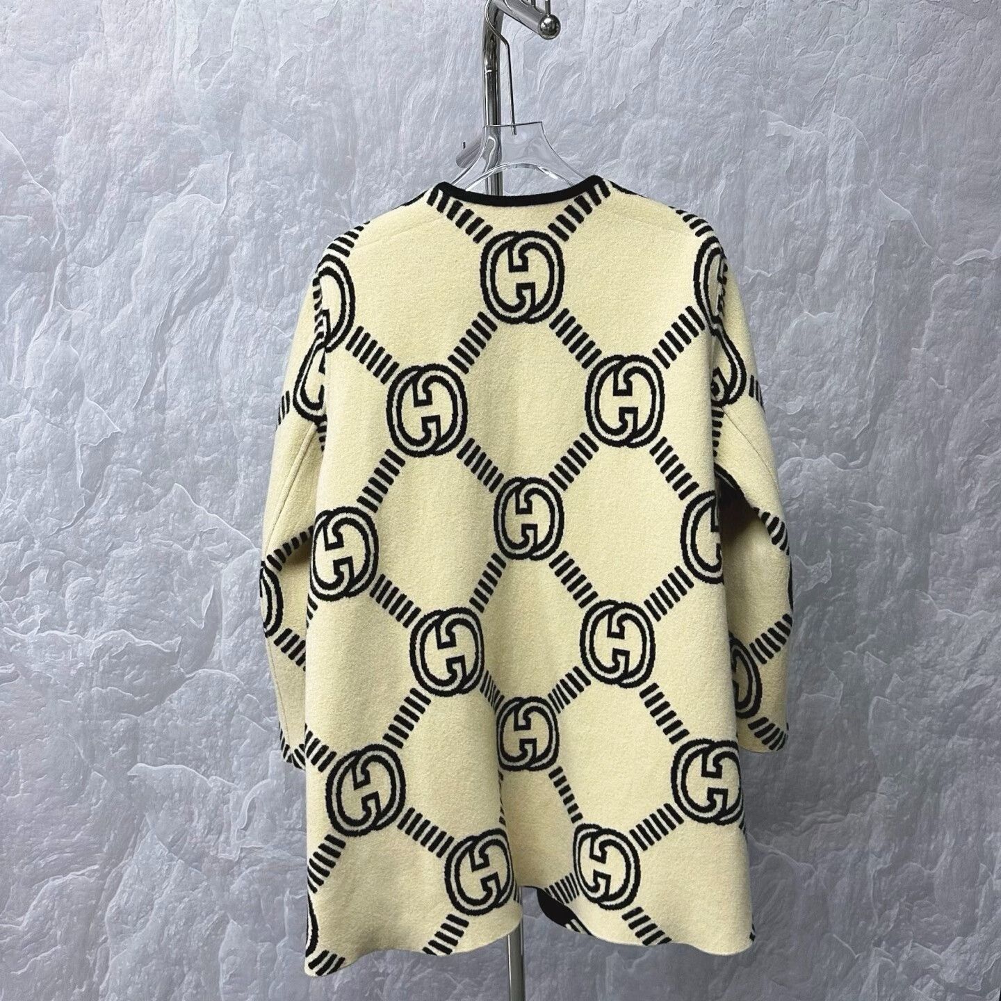 Gucci gucci double g monogram reversible coat Size L / US 10 / IT 46 - 2 Thumbnail