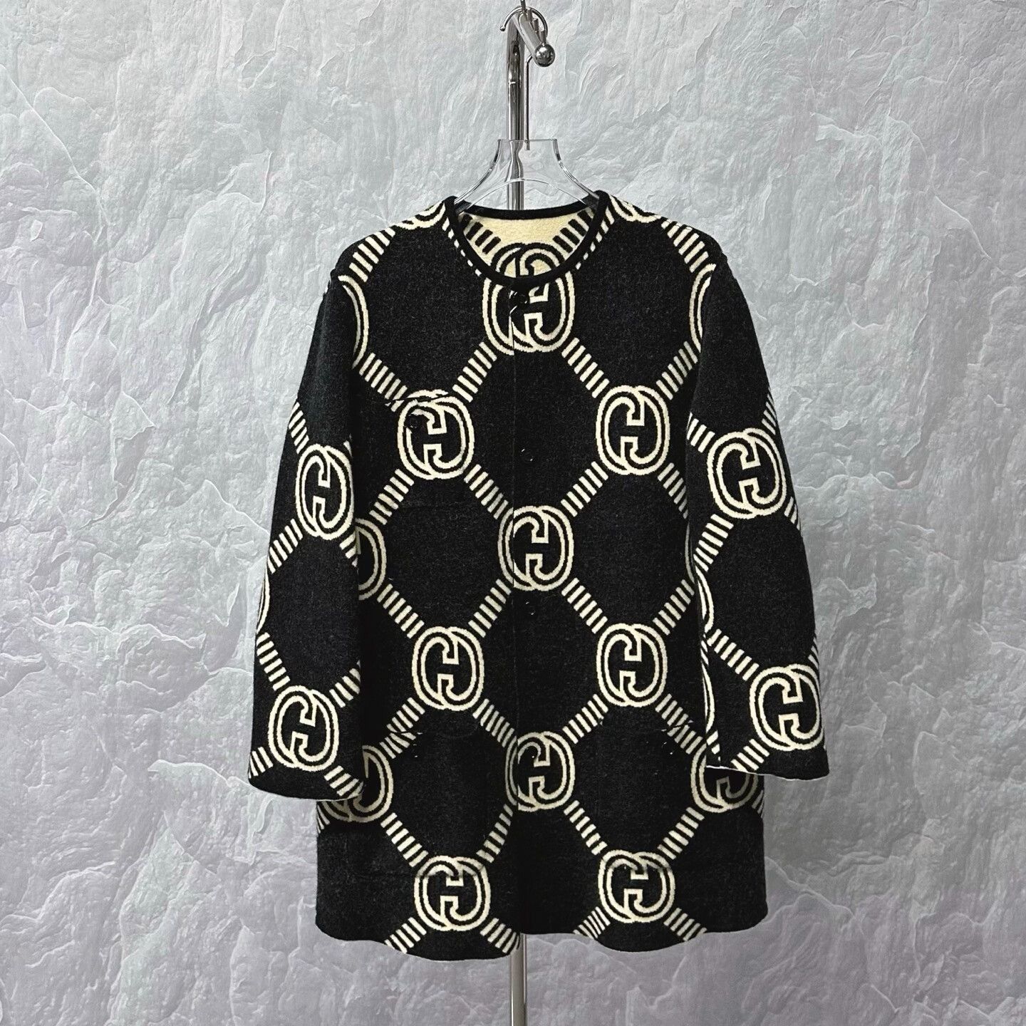 Gucci gucci double g monogram reversible coat Size L / US 10 / IT 46 - 3 Thumbnail
