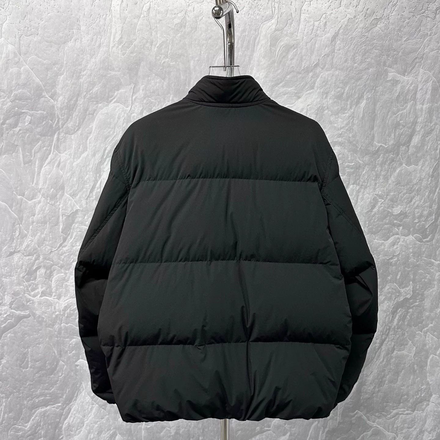 Louis Vuitton luxury black puffer jacket by louis vuitton Size US XXL / EU 58 / 5 - 2 Thumbnail