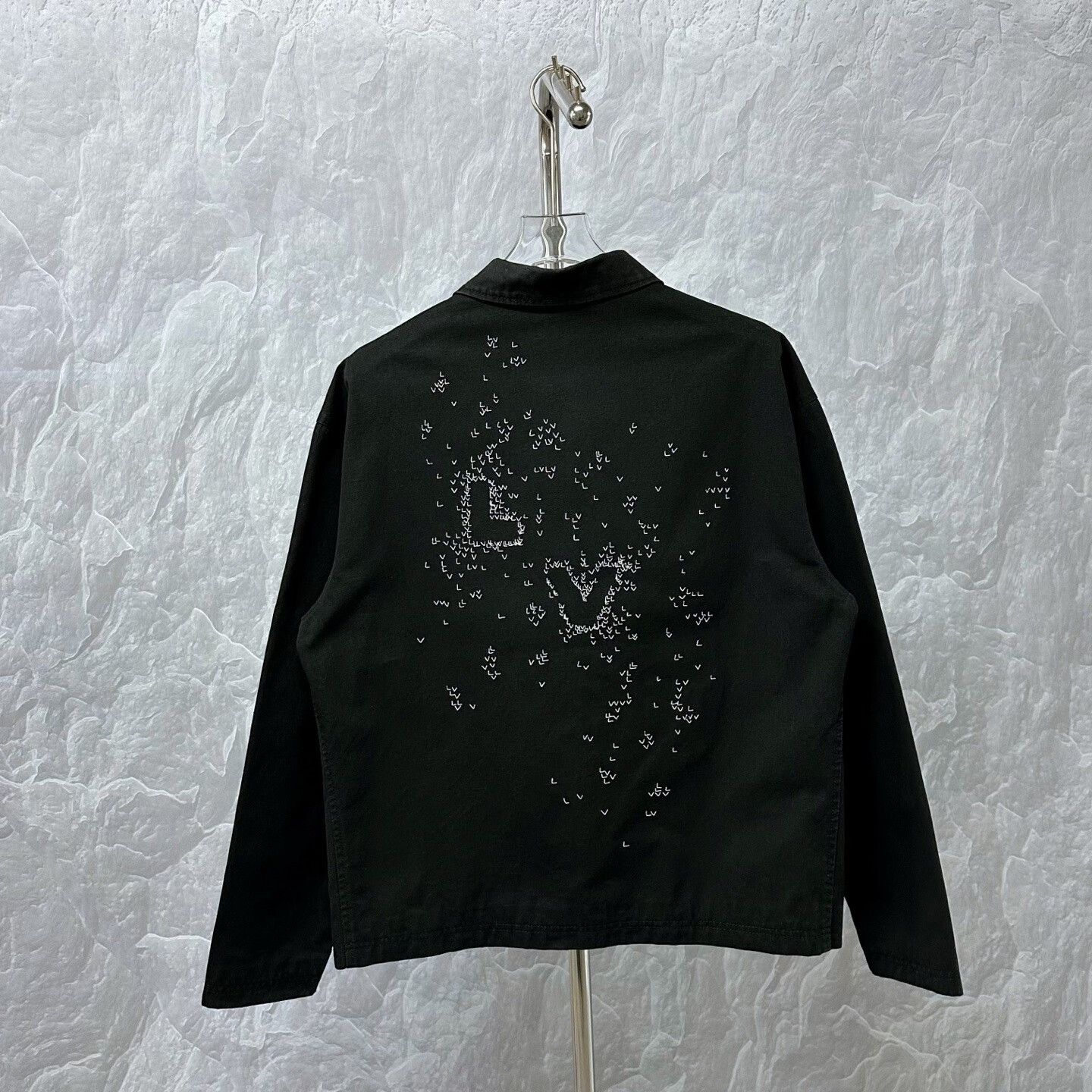 Louis Vuitton louis vuitton embroidered logo denim jacket Size US L / EU 52-54 / 3 - 4 Thumbnail