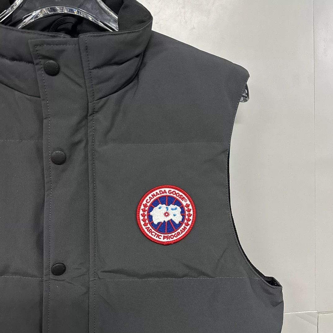 Canada Goose canada goose logo winter down vest Size US S / EU 44-46 / 1 - 3 Thumbnail