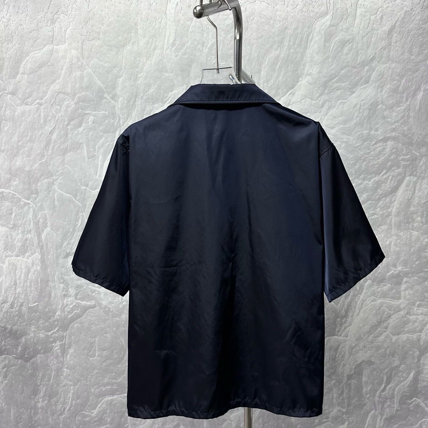 Prada prada metal triangle nylon short sleeve shirt Size US XL / EU 56 / 4 - 4 Thumbnail