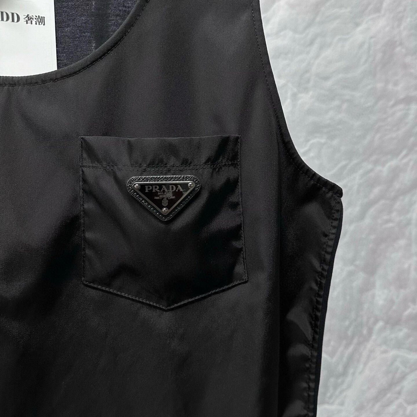 Prada prada sleeveless top with metal triangle logo Size S / US 4 / IT 40 - 5 Thumbnail